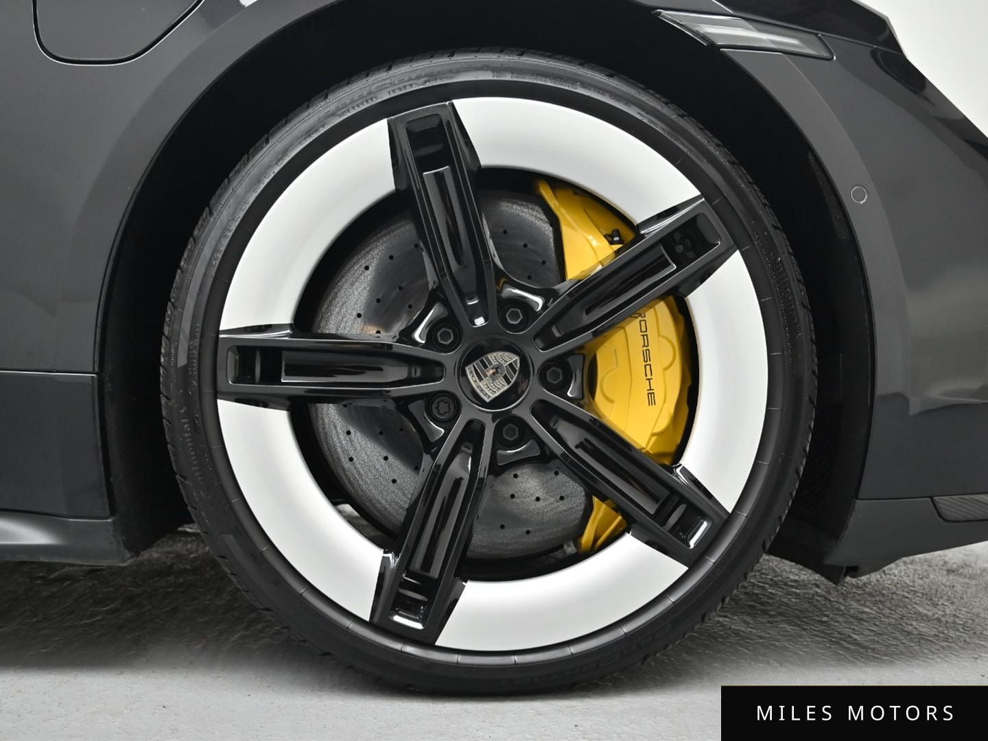 Porsche Taycan 2025 — миниатюра 5