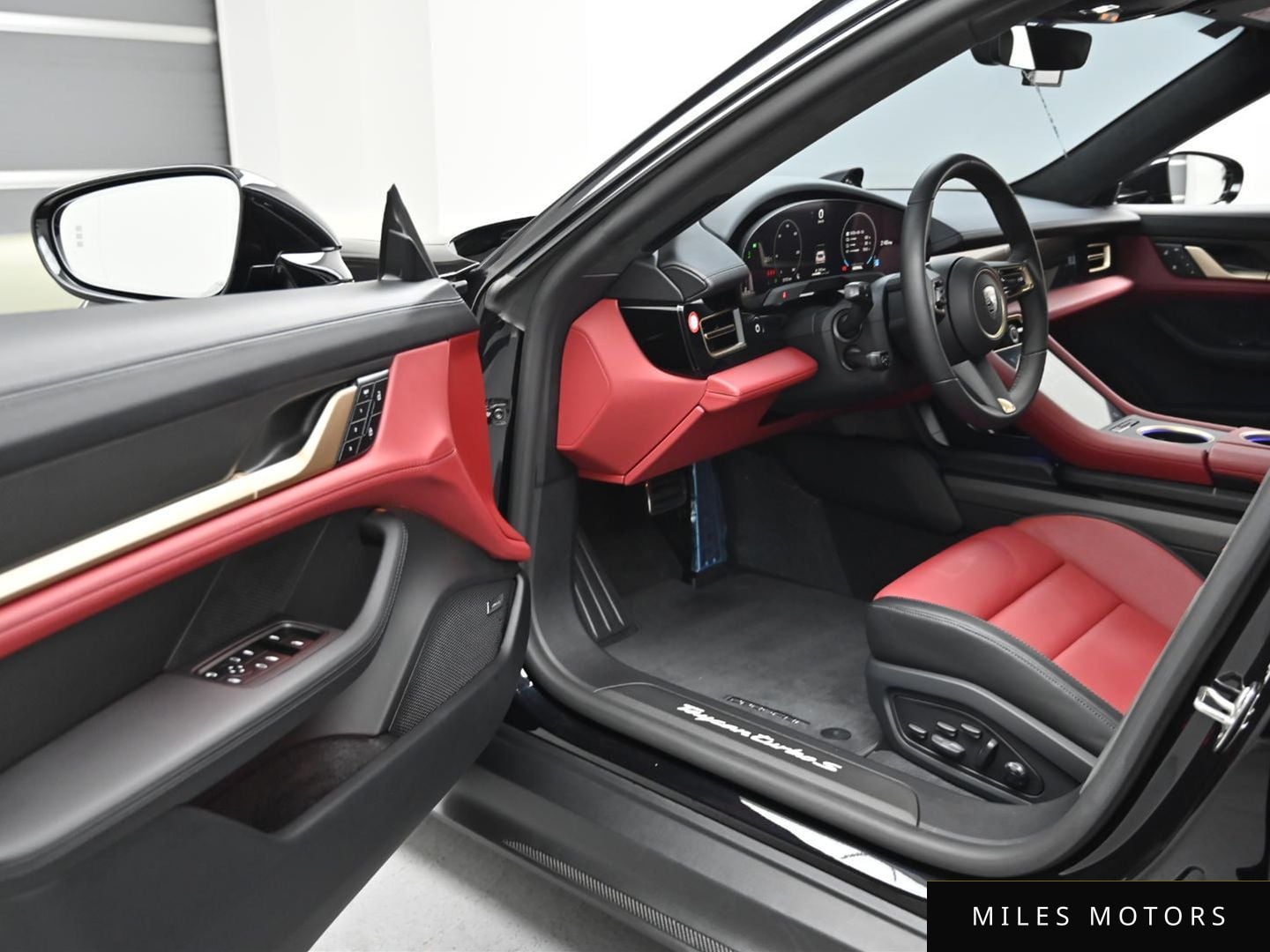Porsche Taycan 2025 — миниатюра 11