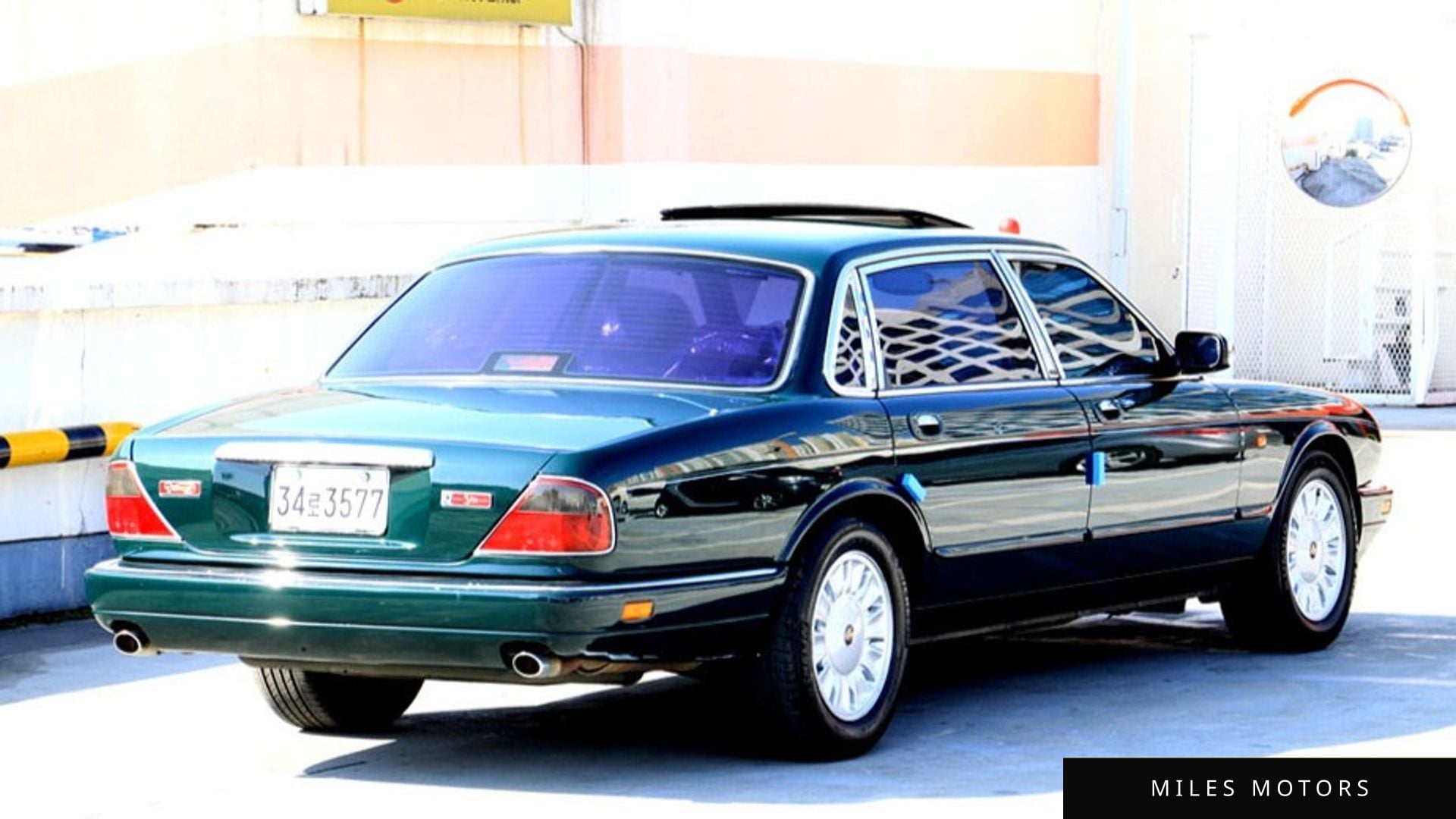 Jaguar Daimler 1996 — миниатюра 10