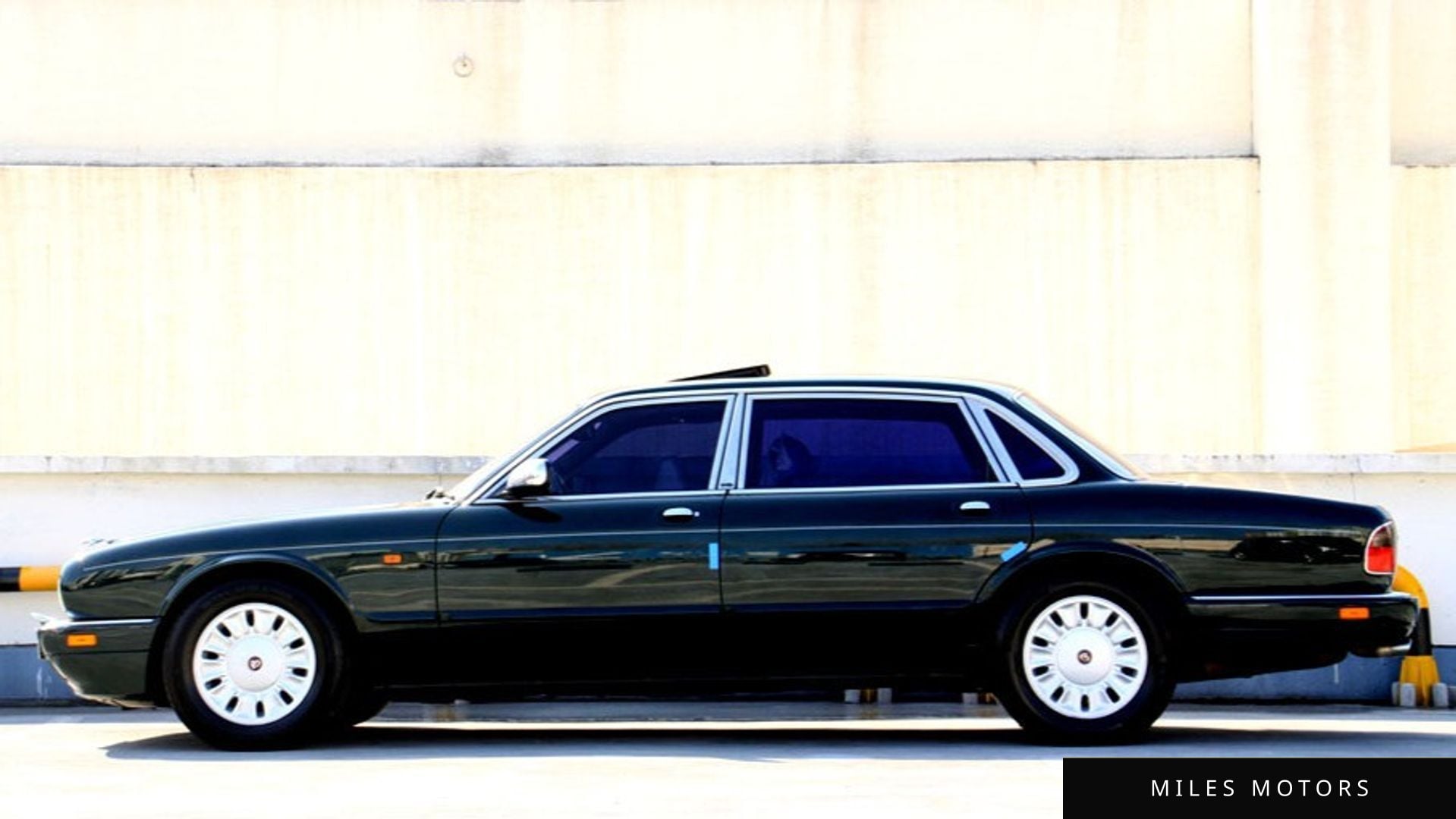 Jaguar Daimler 1996 — миниатюра 11