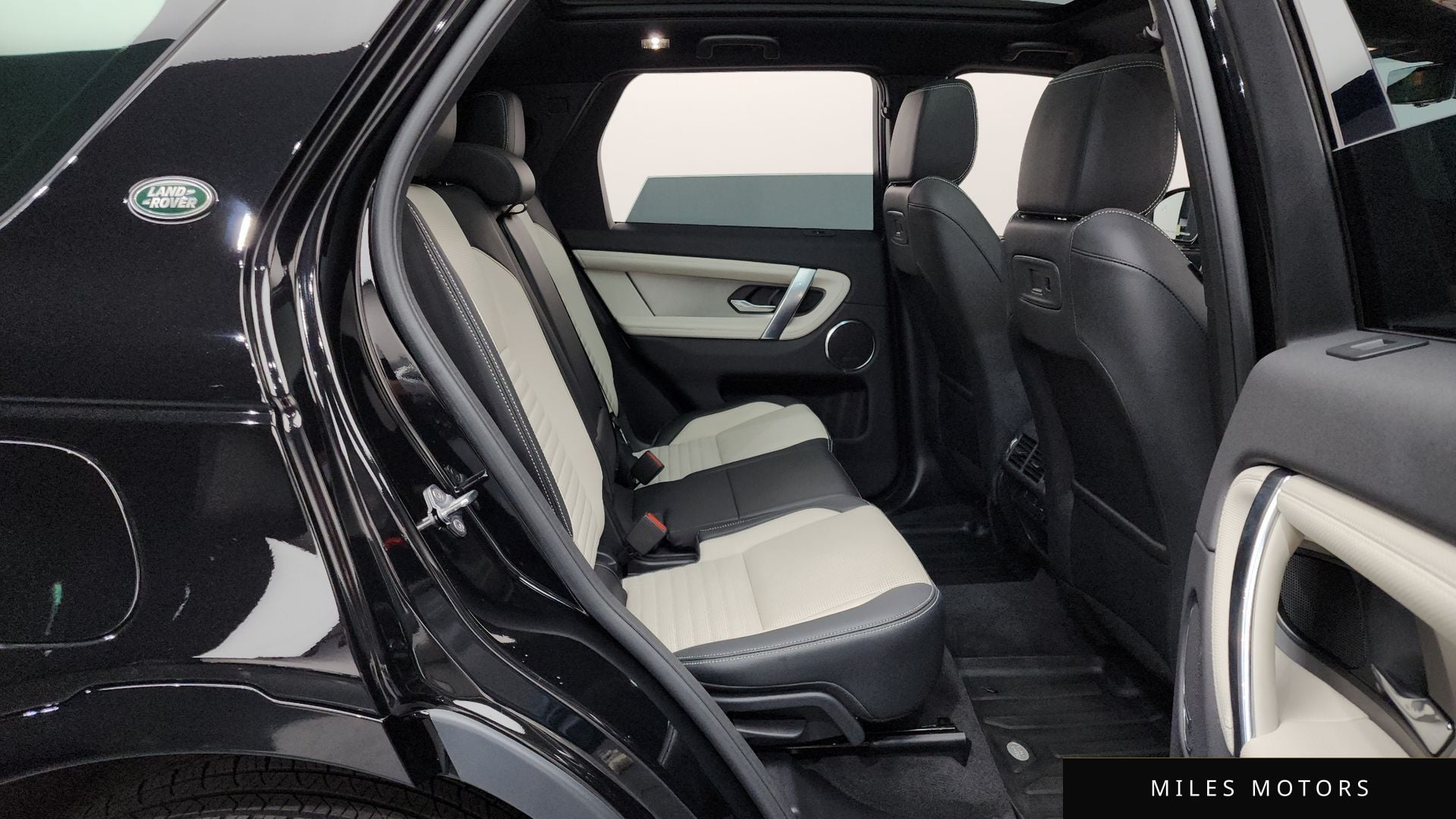 Land Rover Discovery Sport 2025 — миниатюра 11