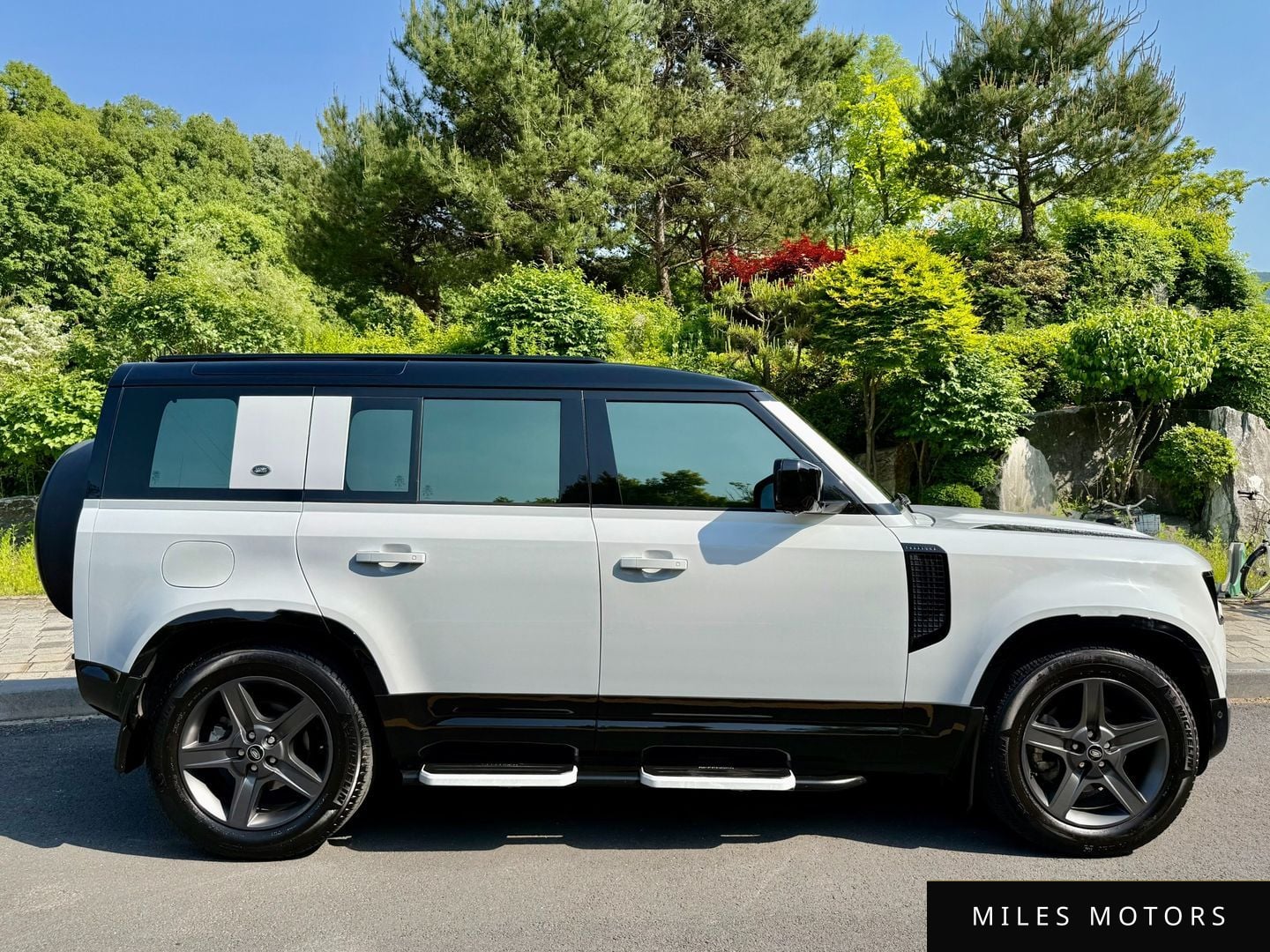 Land Rover Defender 2023 — миниатюра 3
