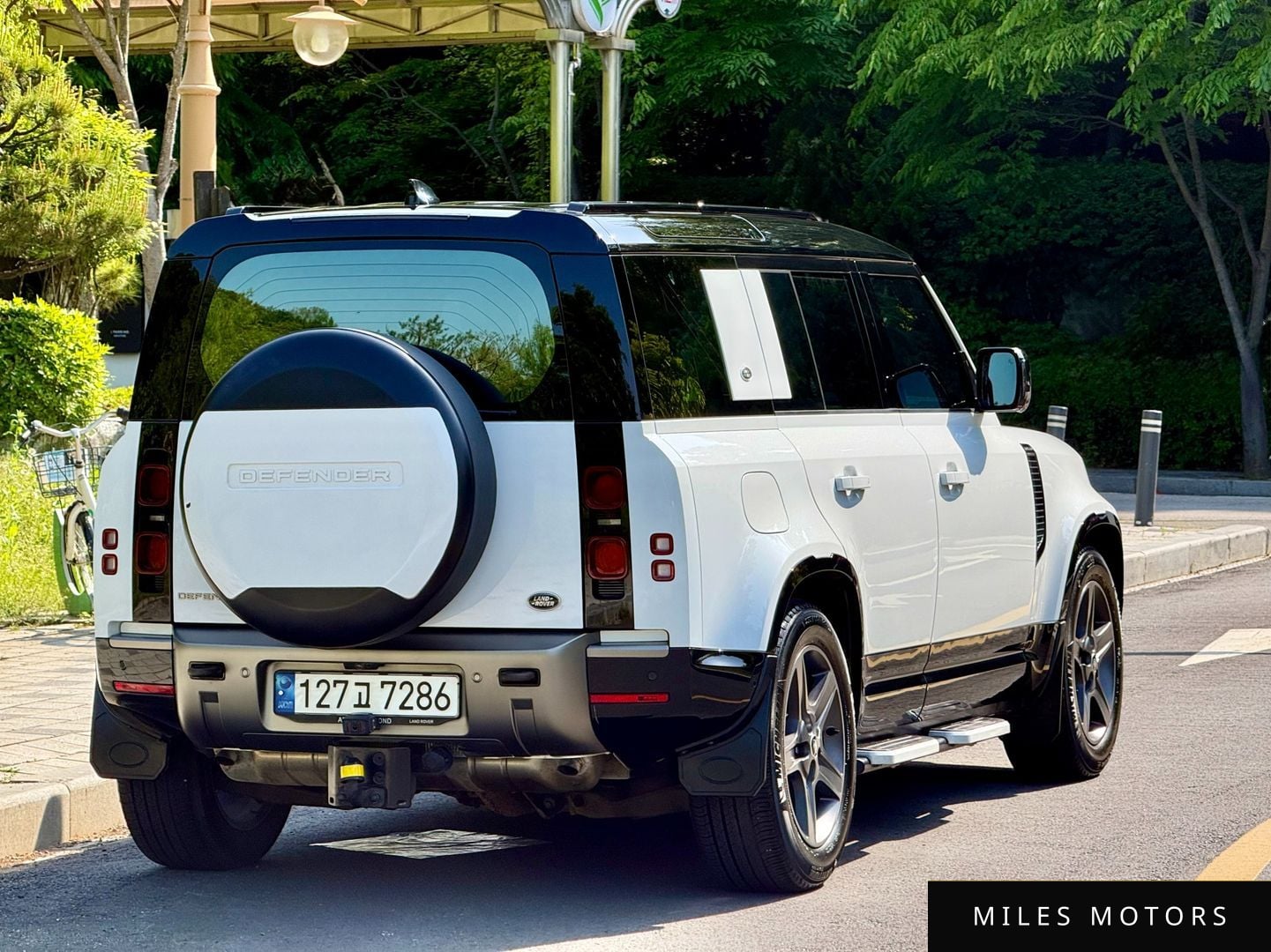 Land Rover Defender 2023 — миниатюра 4