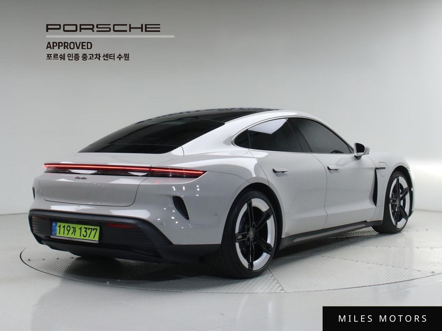 Porsche Taycan 2025 — миниатюра 2