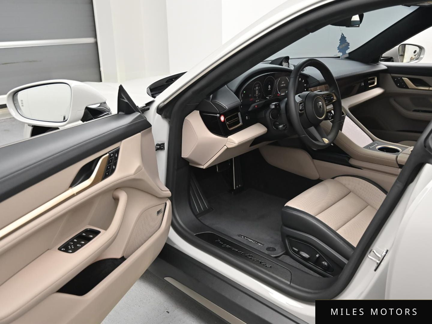 Porsche Taycan 2025 — миниатюра 11