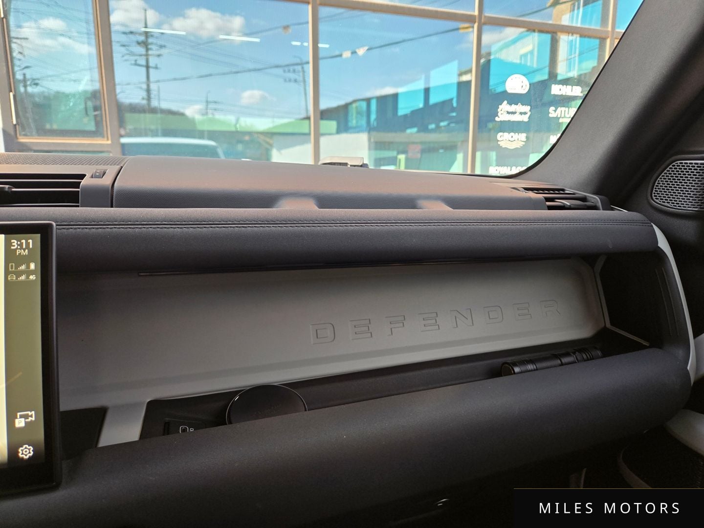 Land Rover Defender 2023 — миниатюра 11