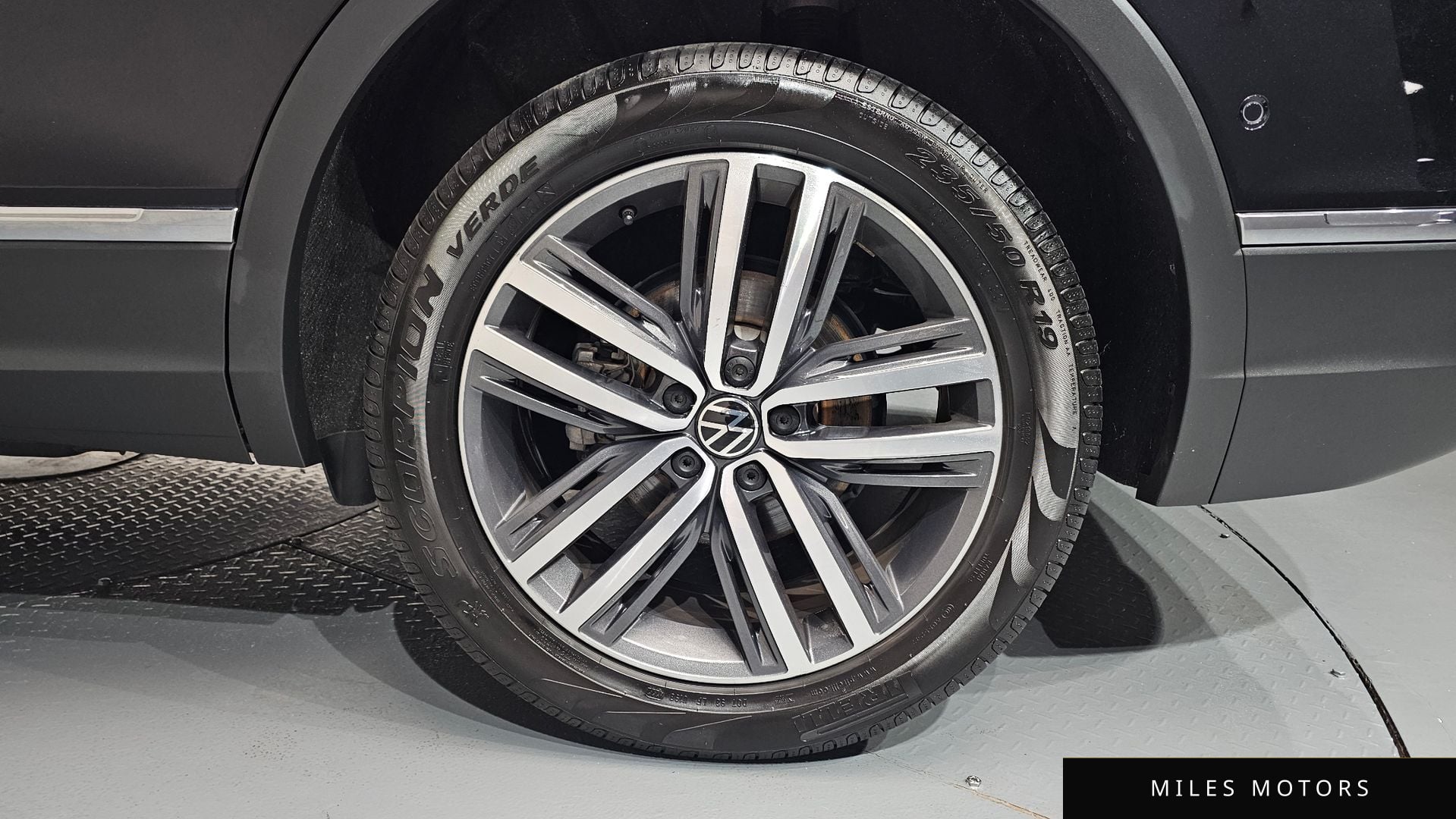 Volkswagen Tiguan 2023 — миниатюра 6