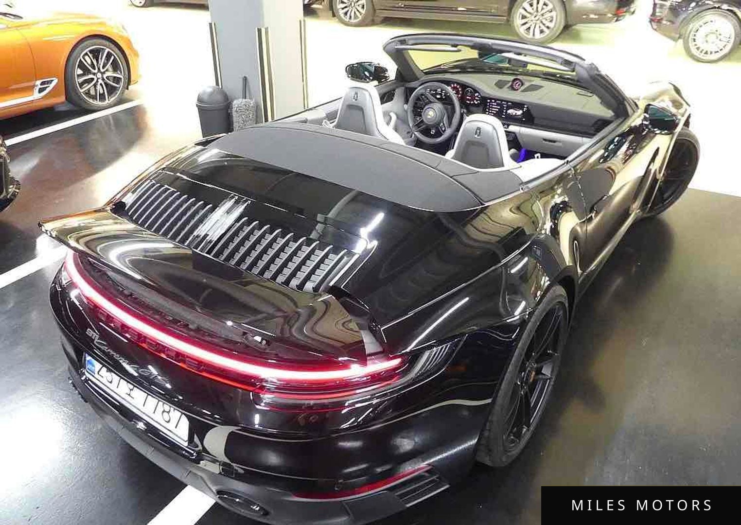 Porsche 911 (992) 2023 — миниатюра 2