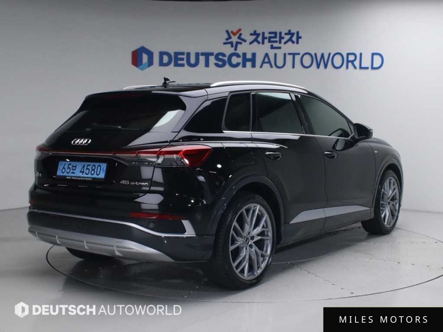 Audi Q4 e-tron 2025 — миниатюра 2