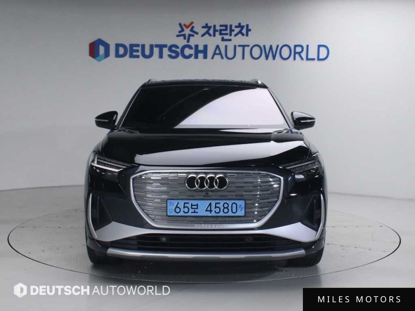 Audi Q4 e-tron 2025 — миниатюра 3