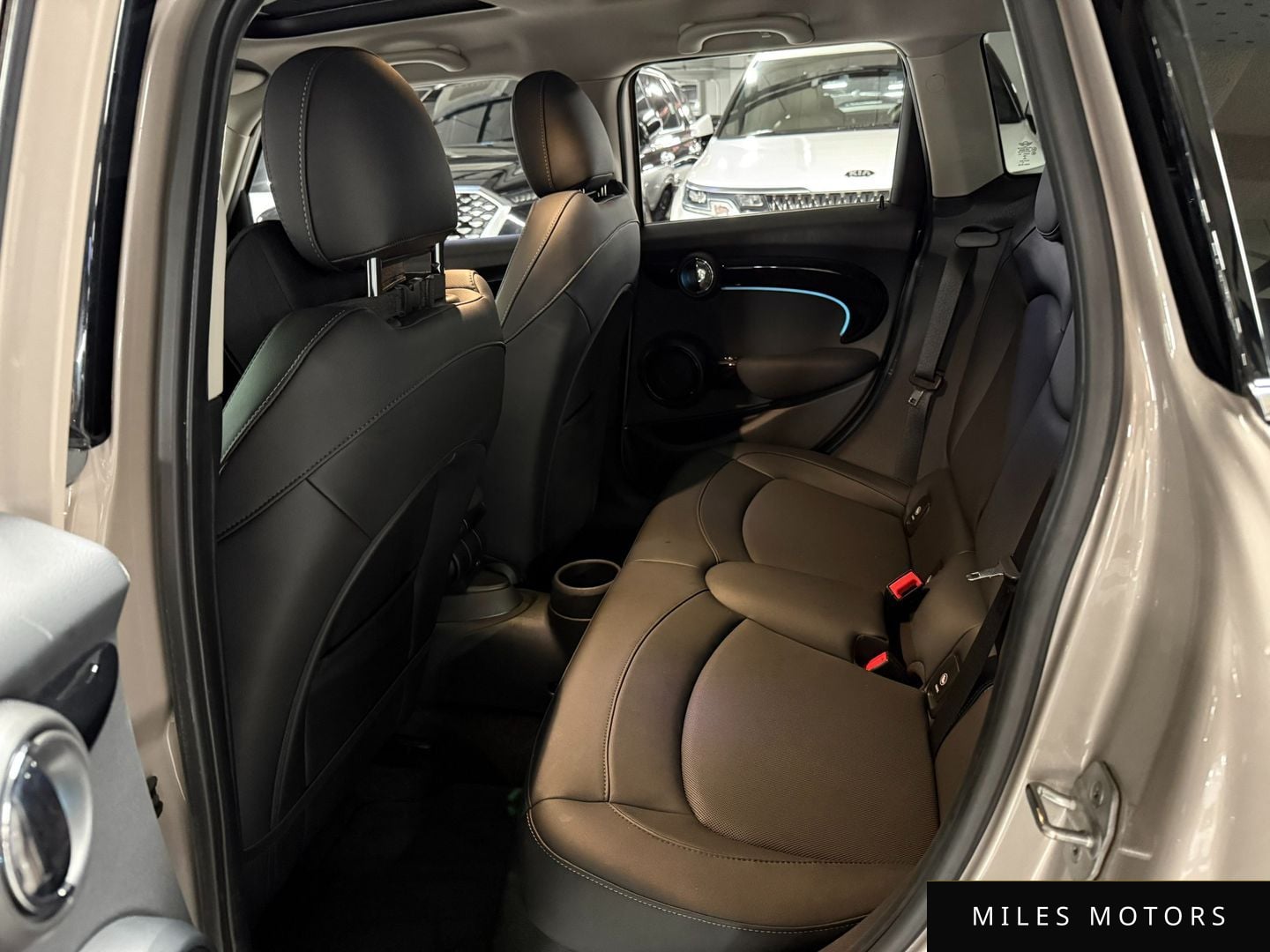 MINI Cooper 2022 — миниатюра 10