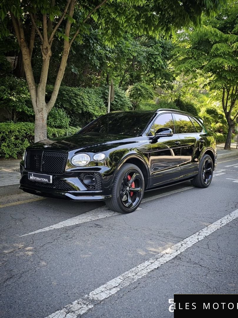 Bentley Bentayga 2022 — миниатюра 7