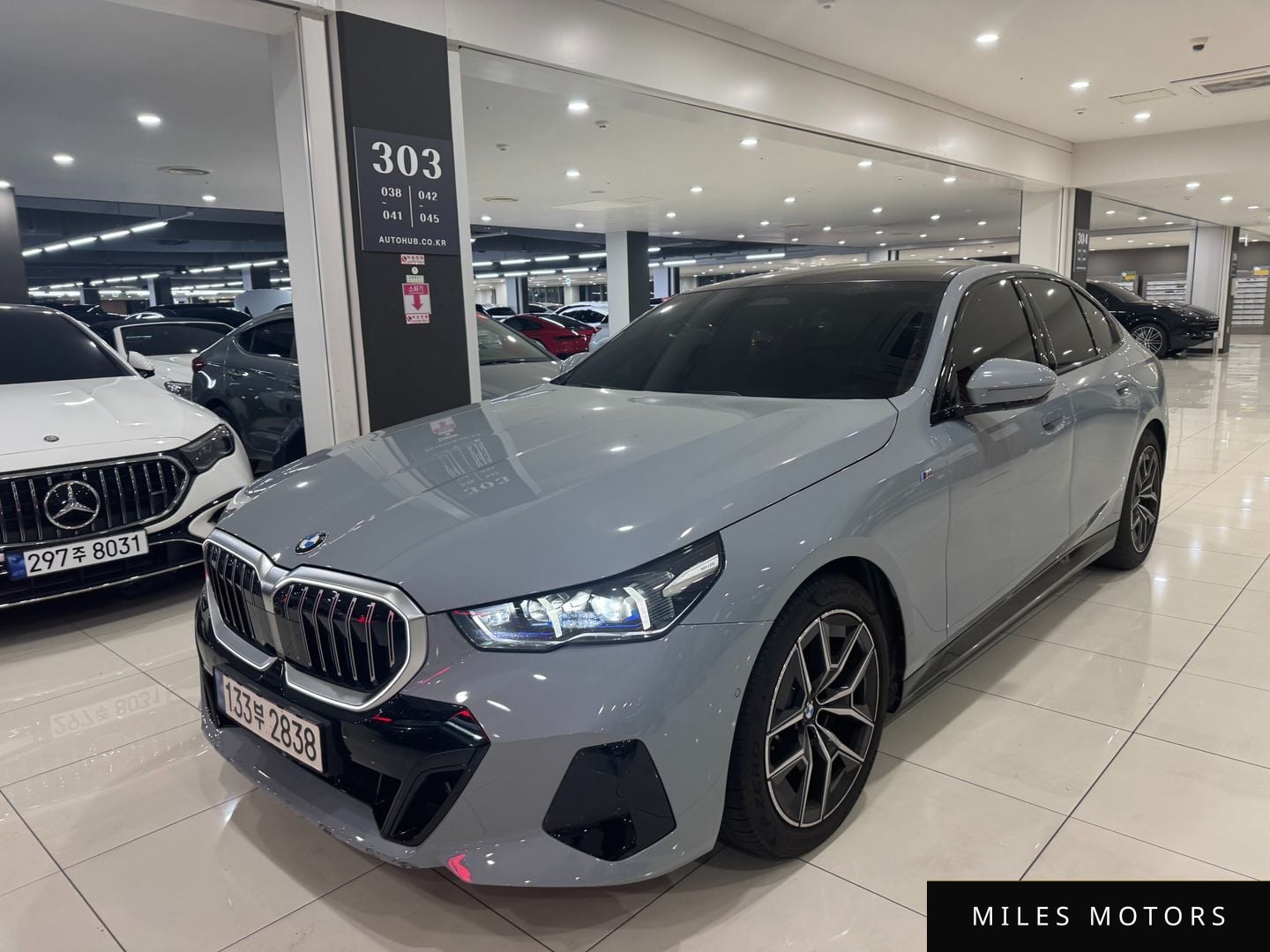 BMW 5 Series (G60) 2024 — фото 1 из 12