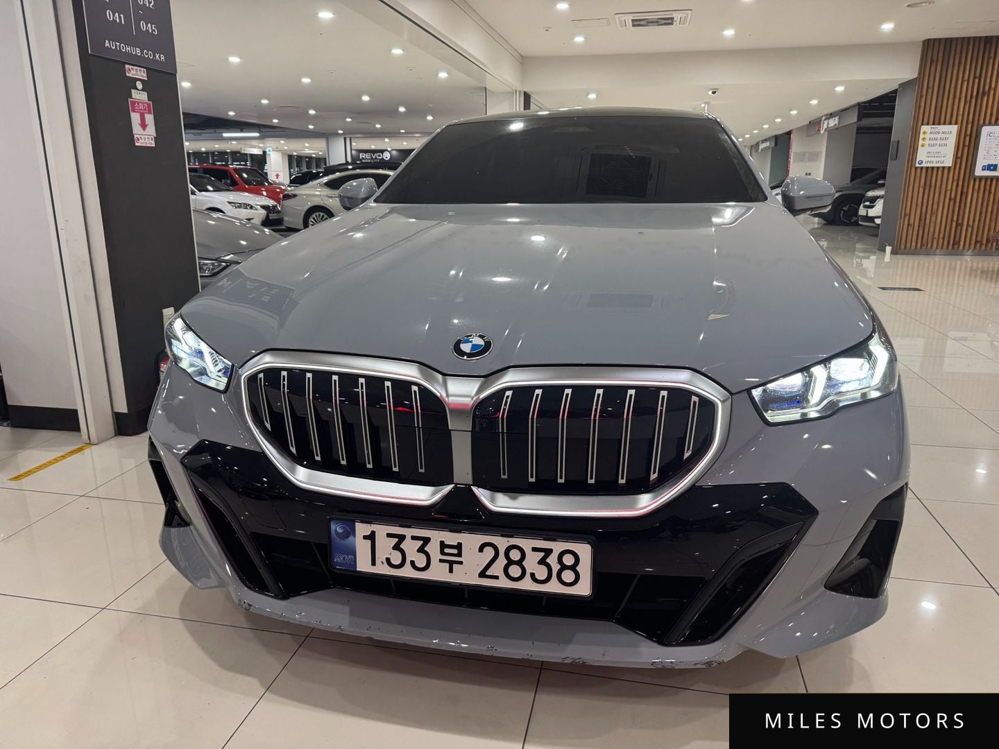 BMW 5 Series (G60) 2024 — миниатюра 3