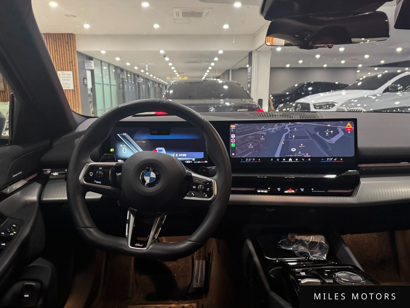 BMW 5 Series (G60) 2024 — миниатюра 7