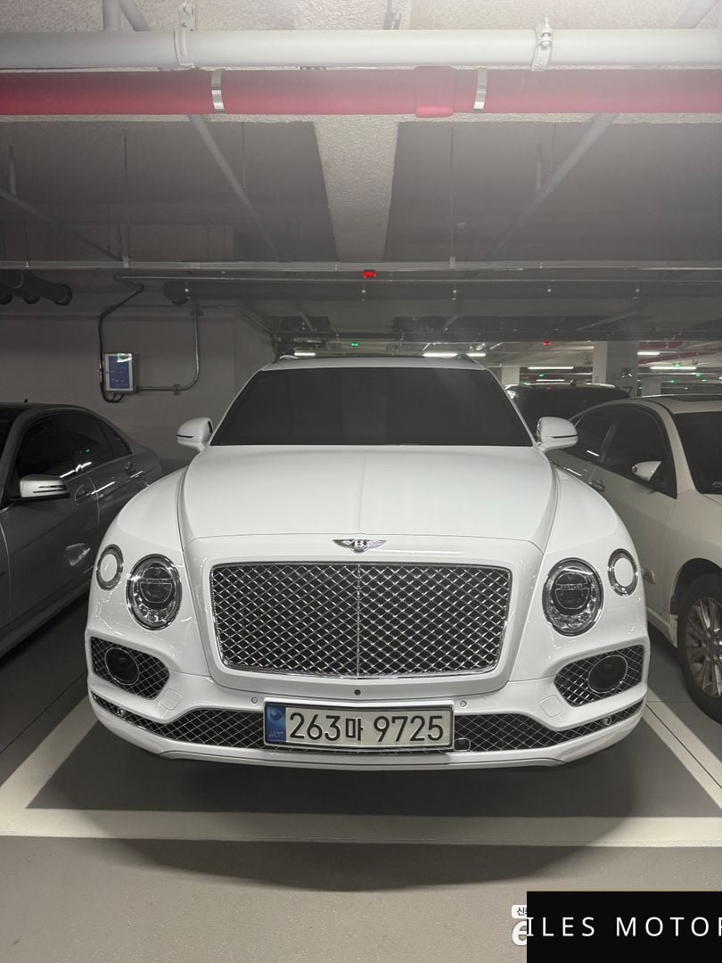 Bentley Bentayga 2018 — миниатюра 3