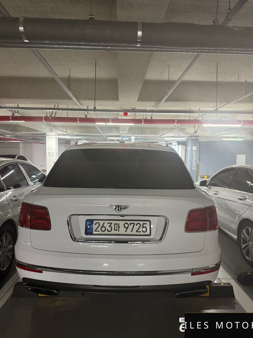 Bentley Bentayga 2018 — миниатюра 4