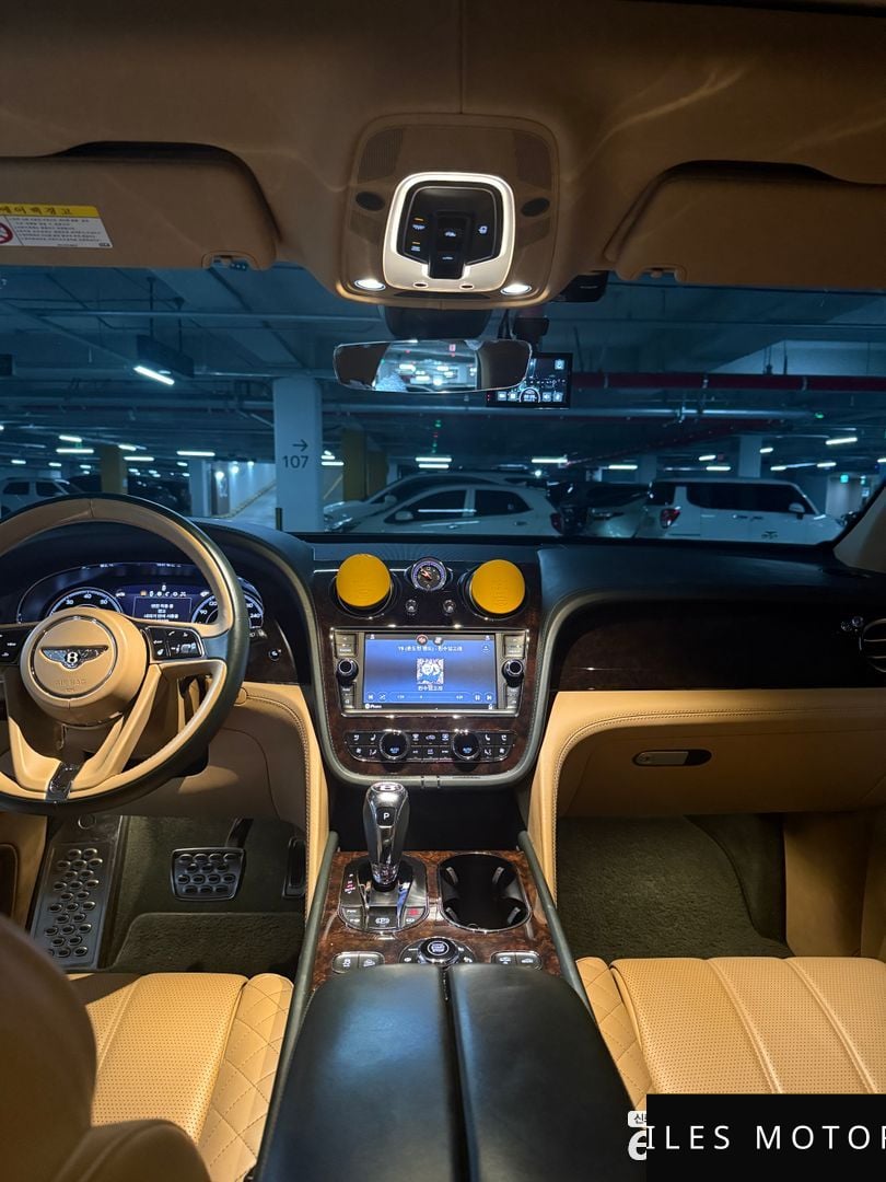 Bentley Bentayga 2018 — миниатюра 6
