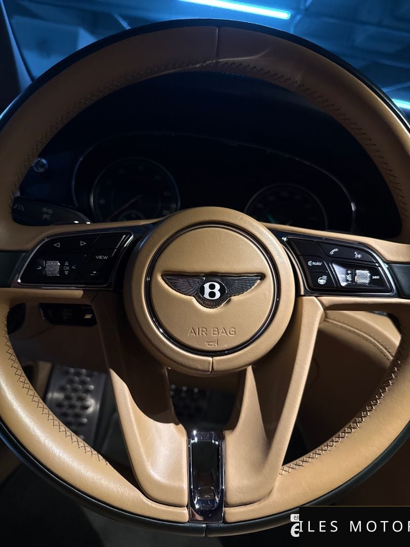 Bentley Bentayga 2018 — миниатюра 12