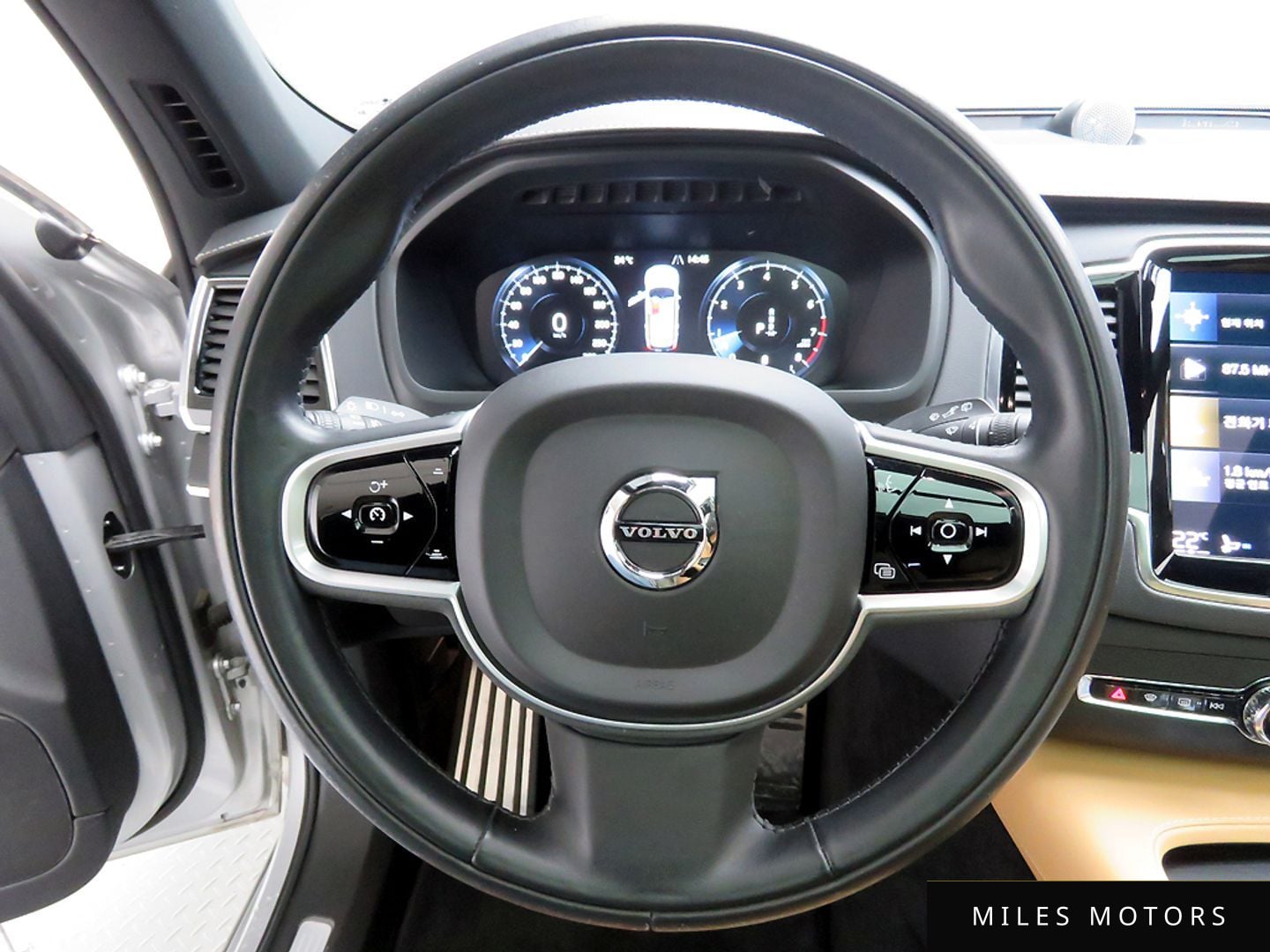 Volvo XC90 2021 — миниатюра 9