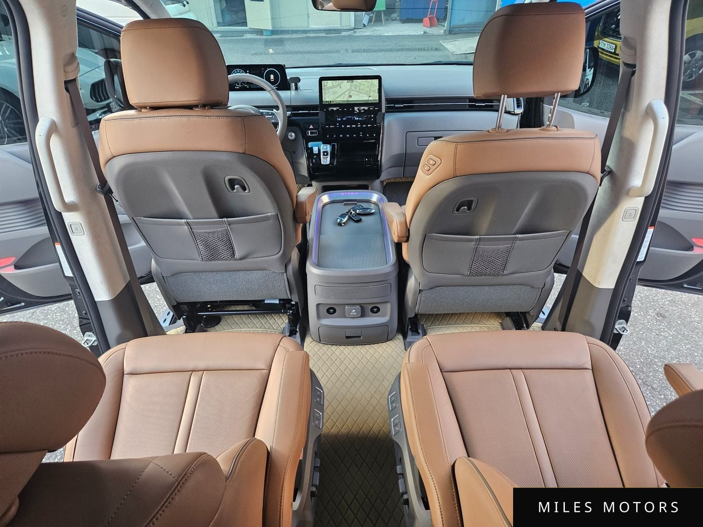 Hyundai Staria 2025 — миниатюра 3
