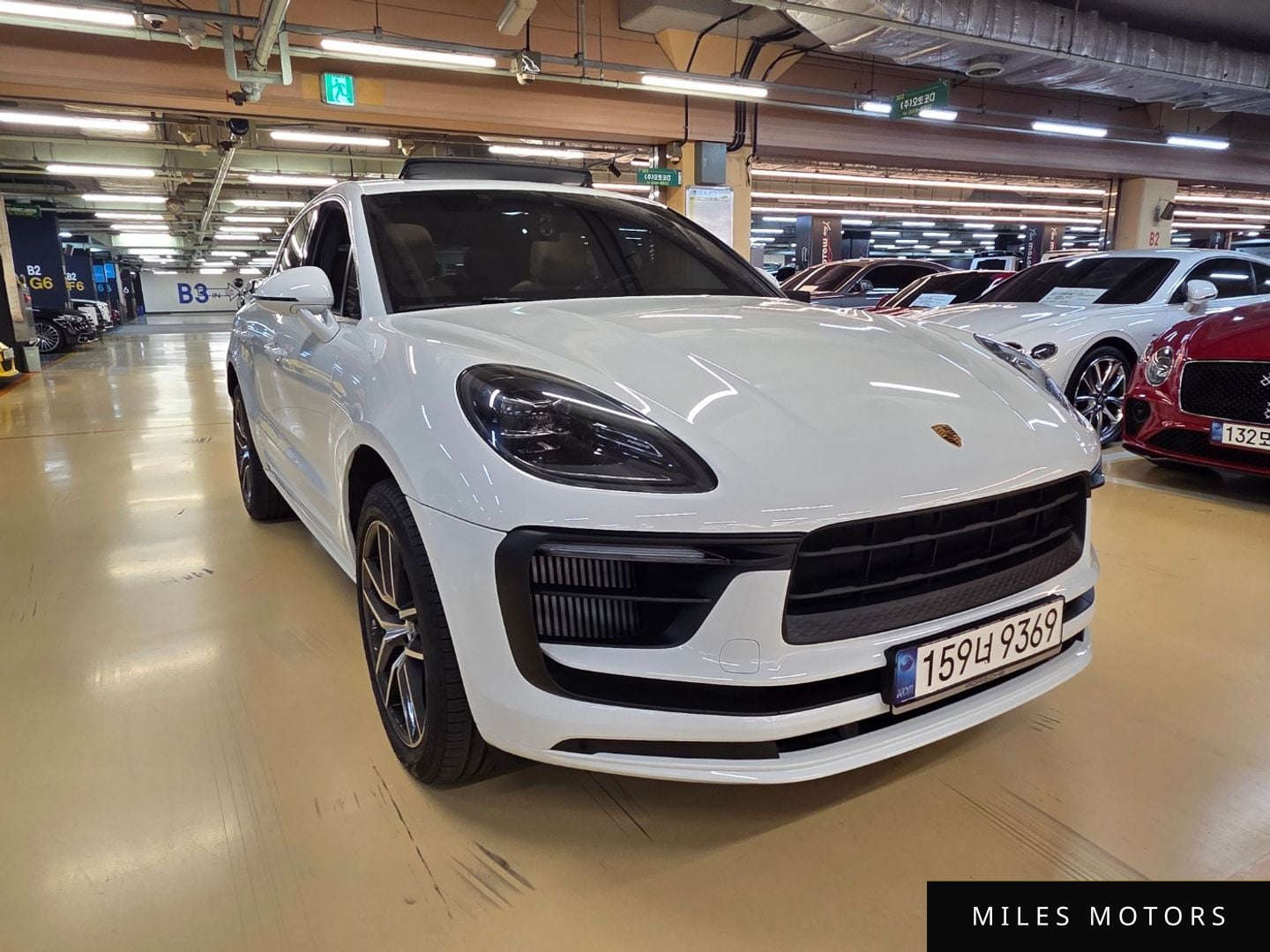 Porsche Macan 2022 — миниатюра 2