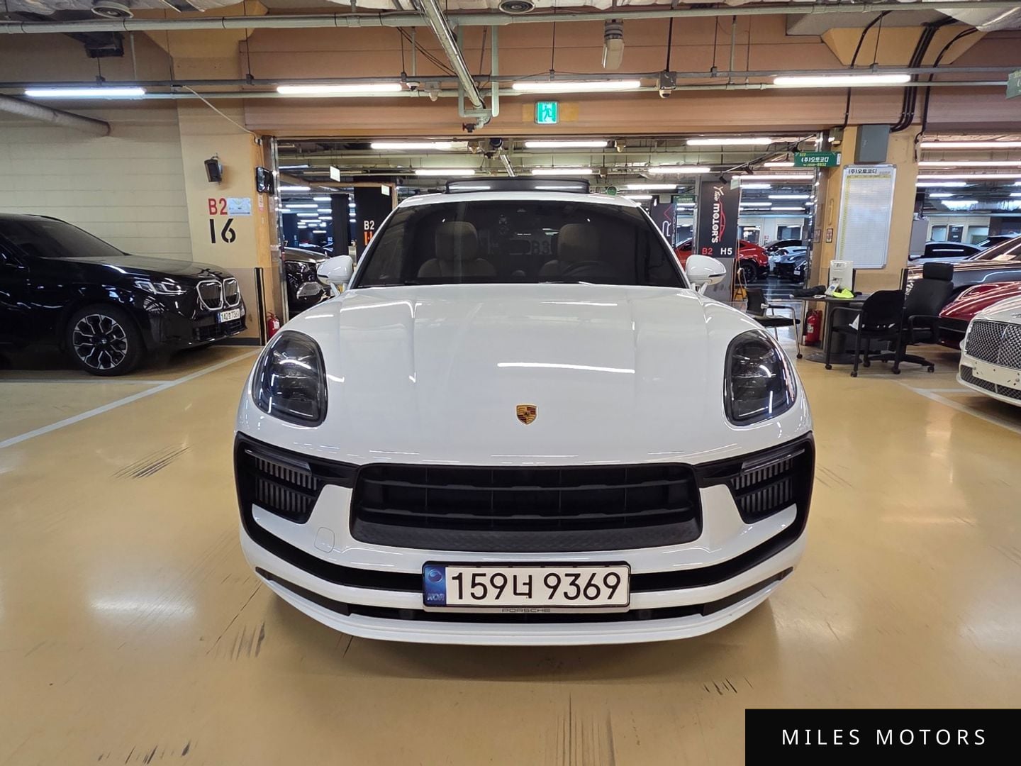 Porsche Macan 2022 — миниатюра 3
