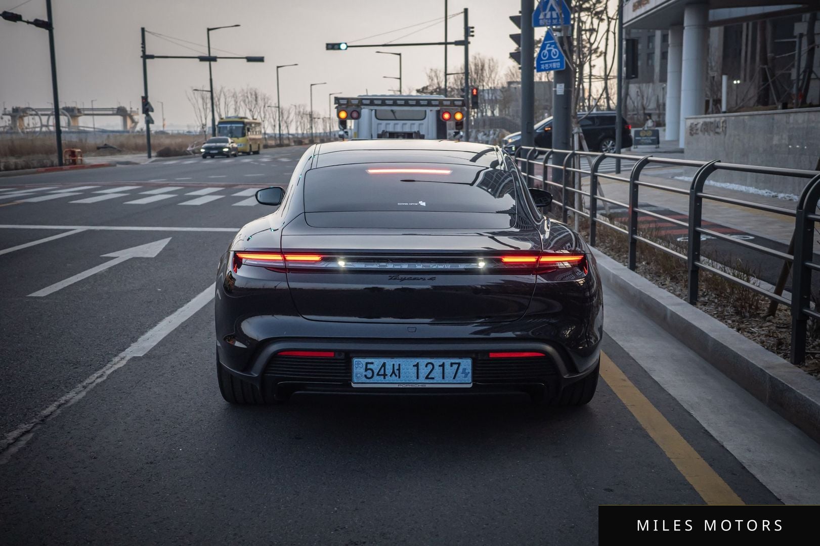 Porsche Taycan 2026 — миниатюра 5