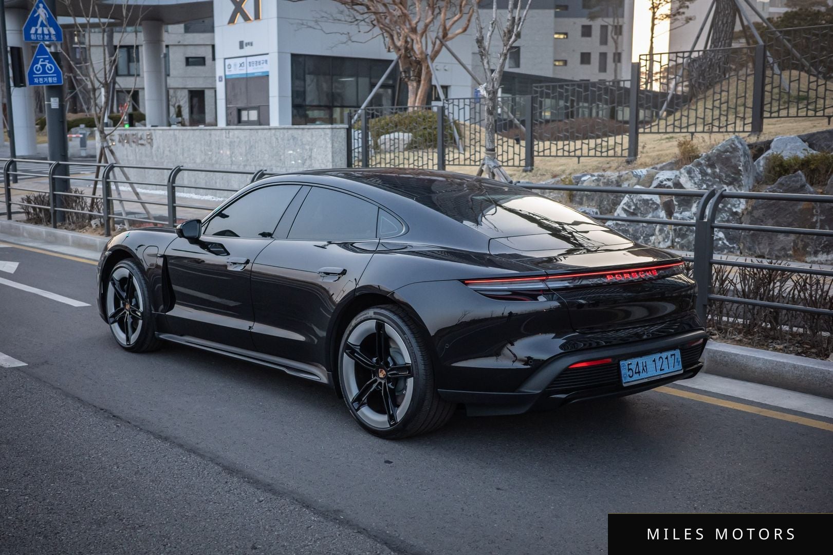 Porsche Taycan 2026 — миниатюра 7