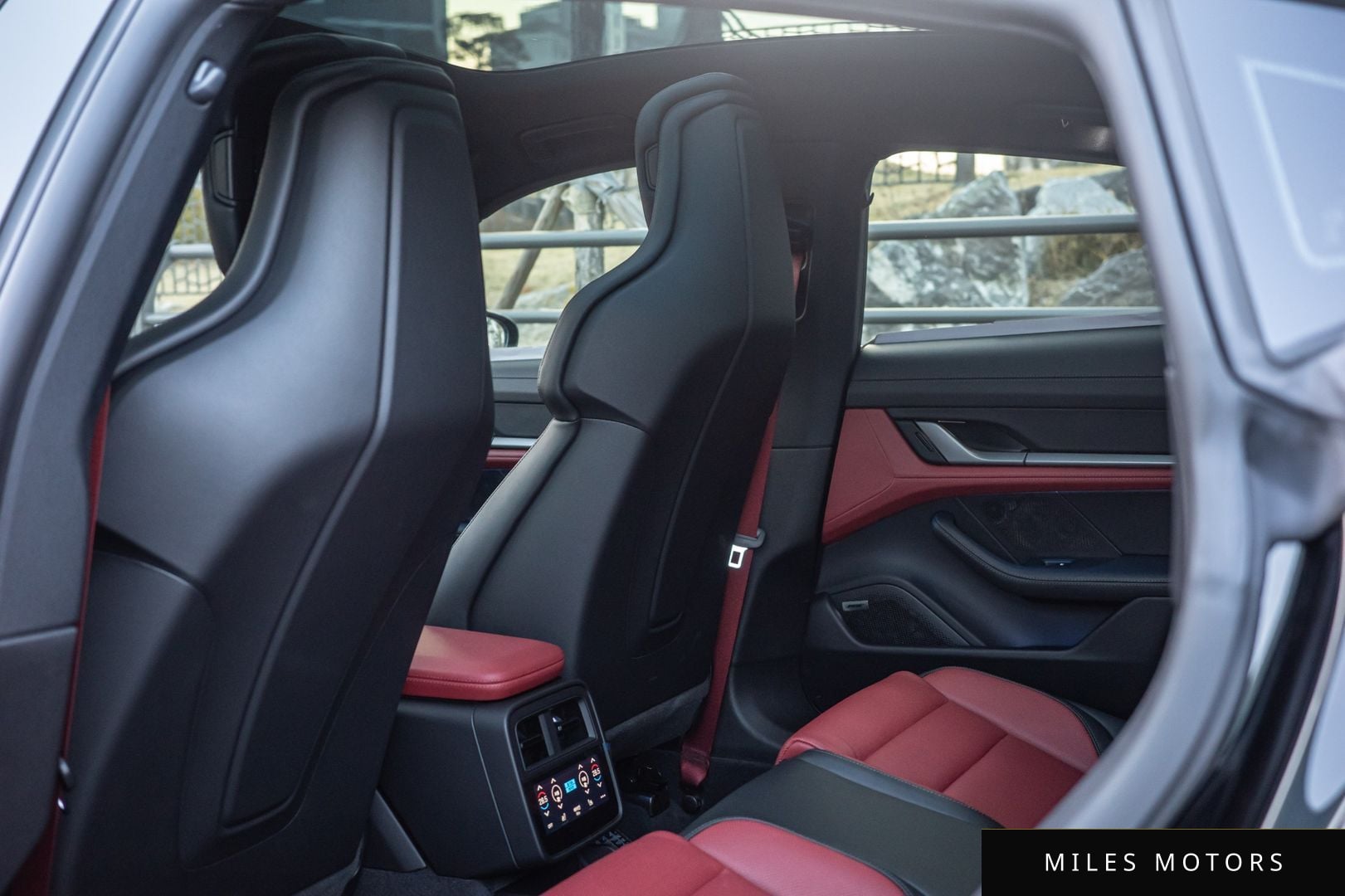 Porsche Taycan 2026 — миниатюра 12