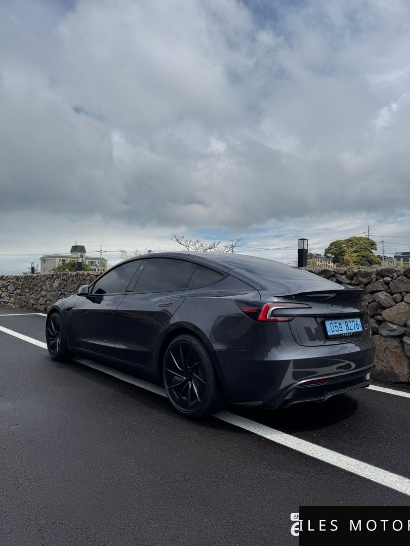 Tesla Model 3 2026 — миниатюра 2