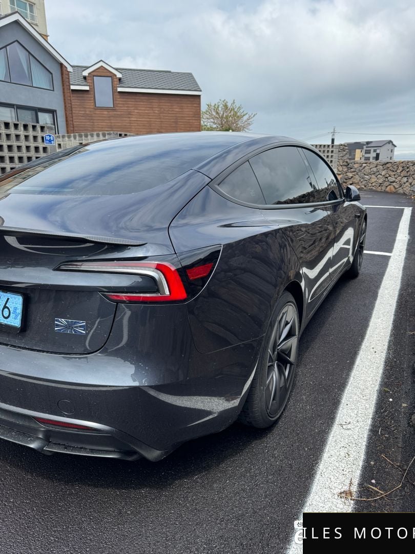Tesla Model 3 2026 — миниатюра 5
