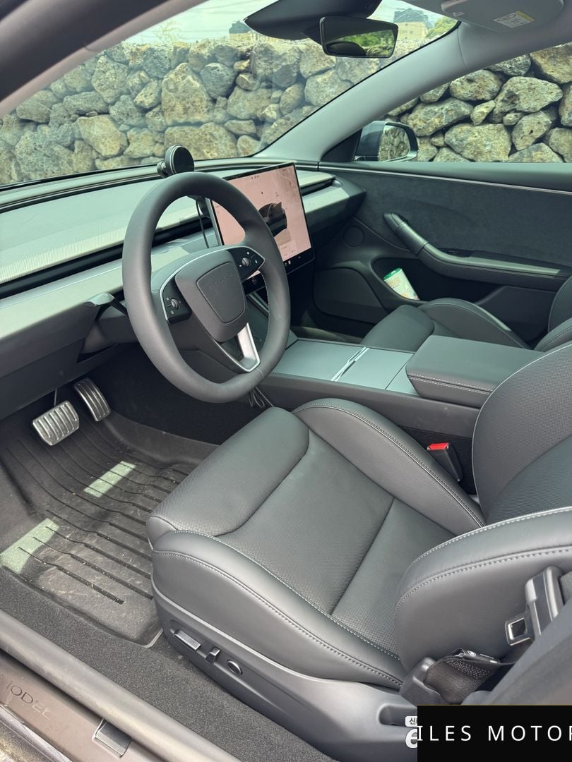 Tesla Model 3 2026 — миниатюра 9