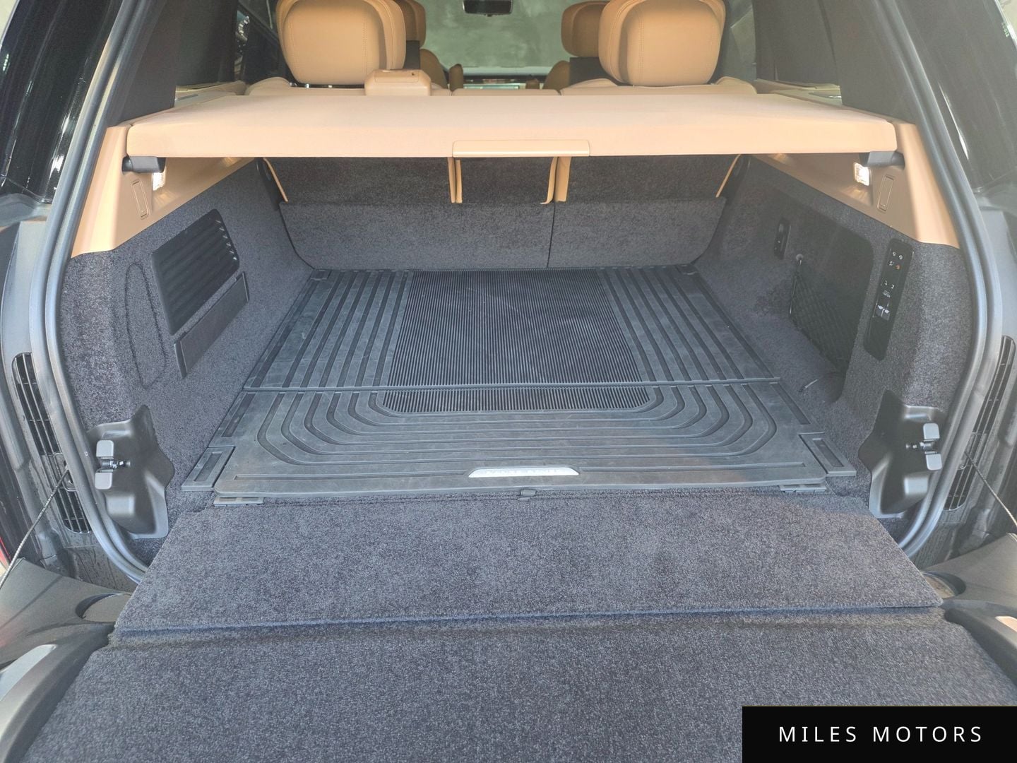 Land Rover Range Rover 2024 — миниатюра 9