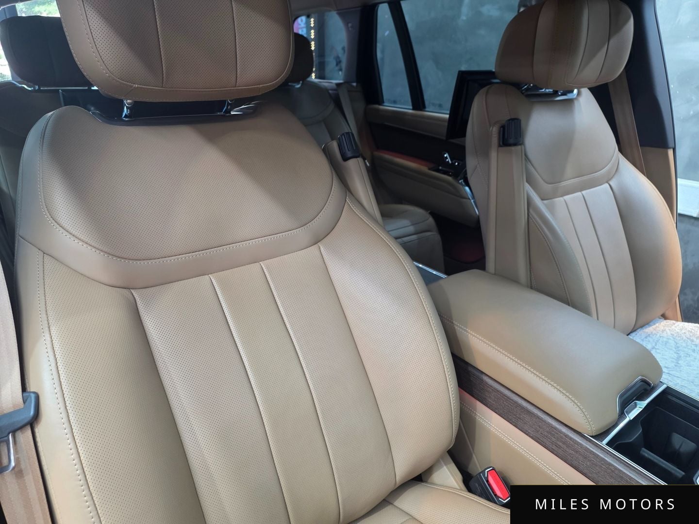 Land Rover Range Rover 2024 — миниатюра 12