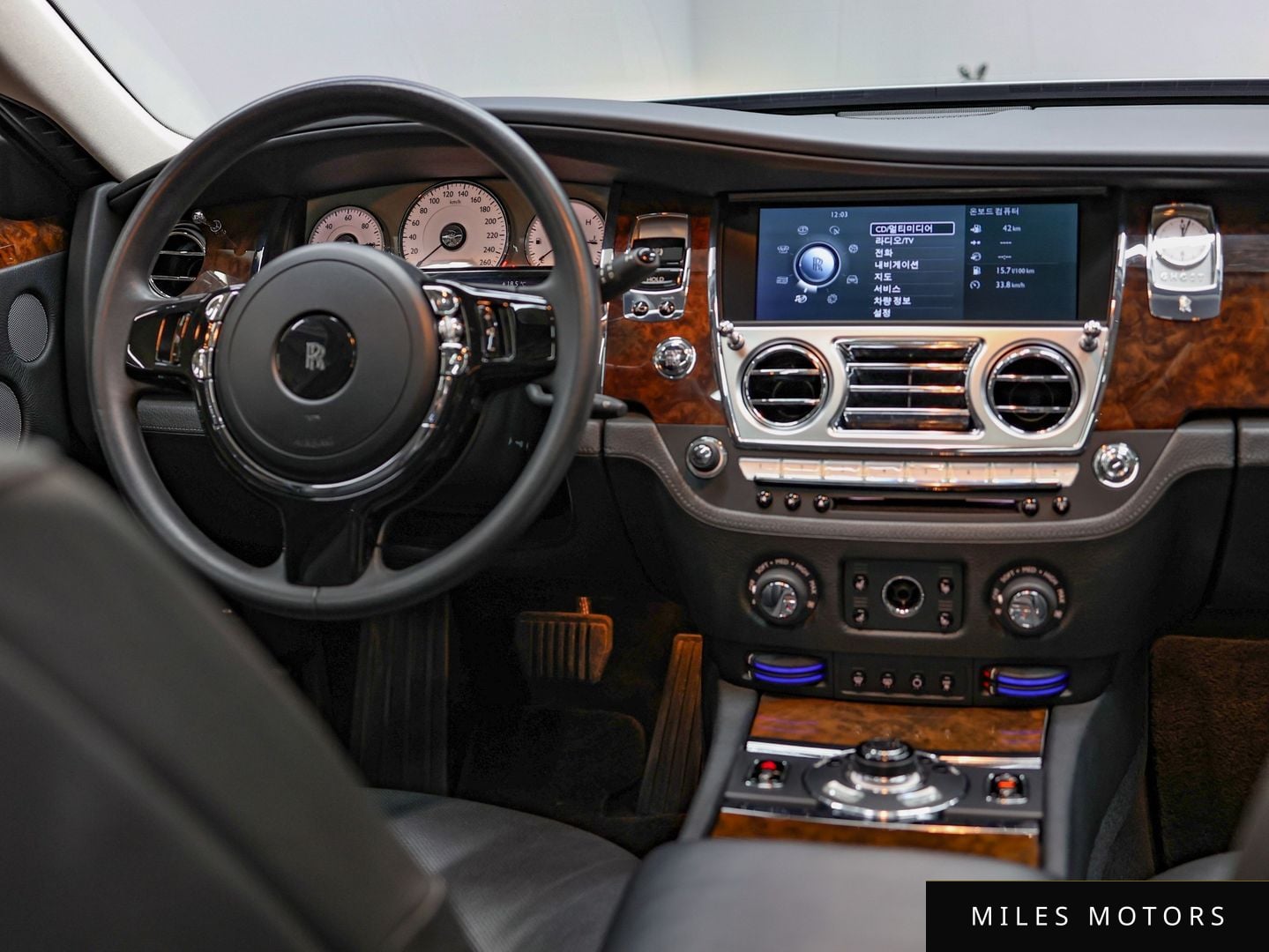 Rolls-Royce Ghost 2012 — миниатюра 12