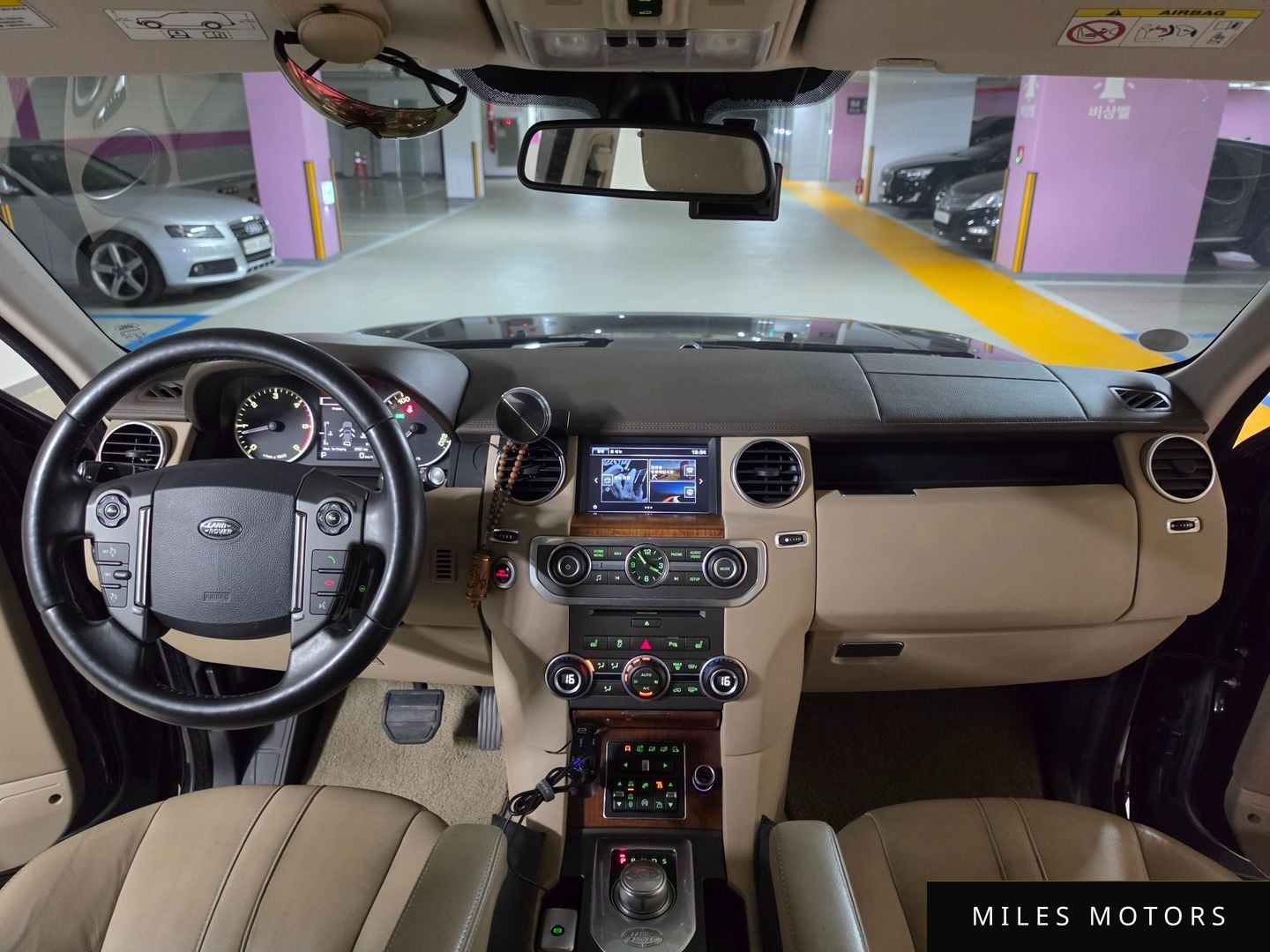 Land Rover Discovery 2016 — миниатюра 11