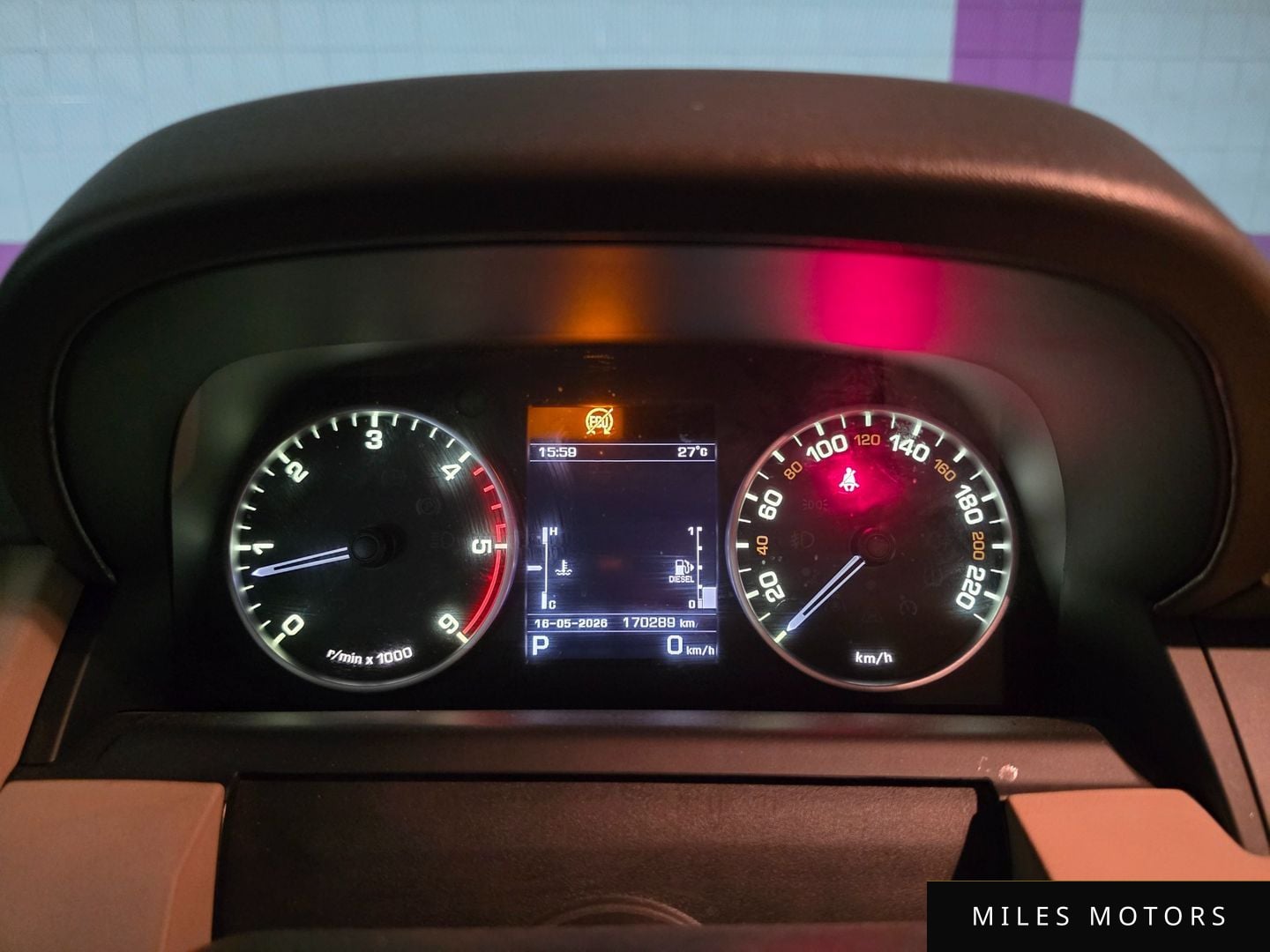 Land Rover Discovery 2016 — миниатюра 12