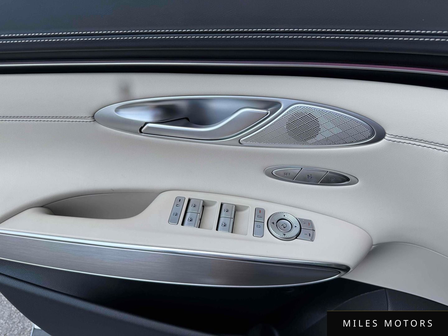 Genesis GV70 2025 — миниатюра 11