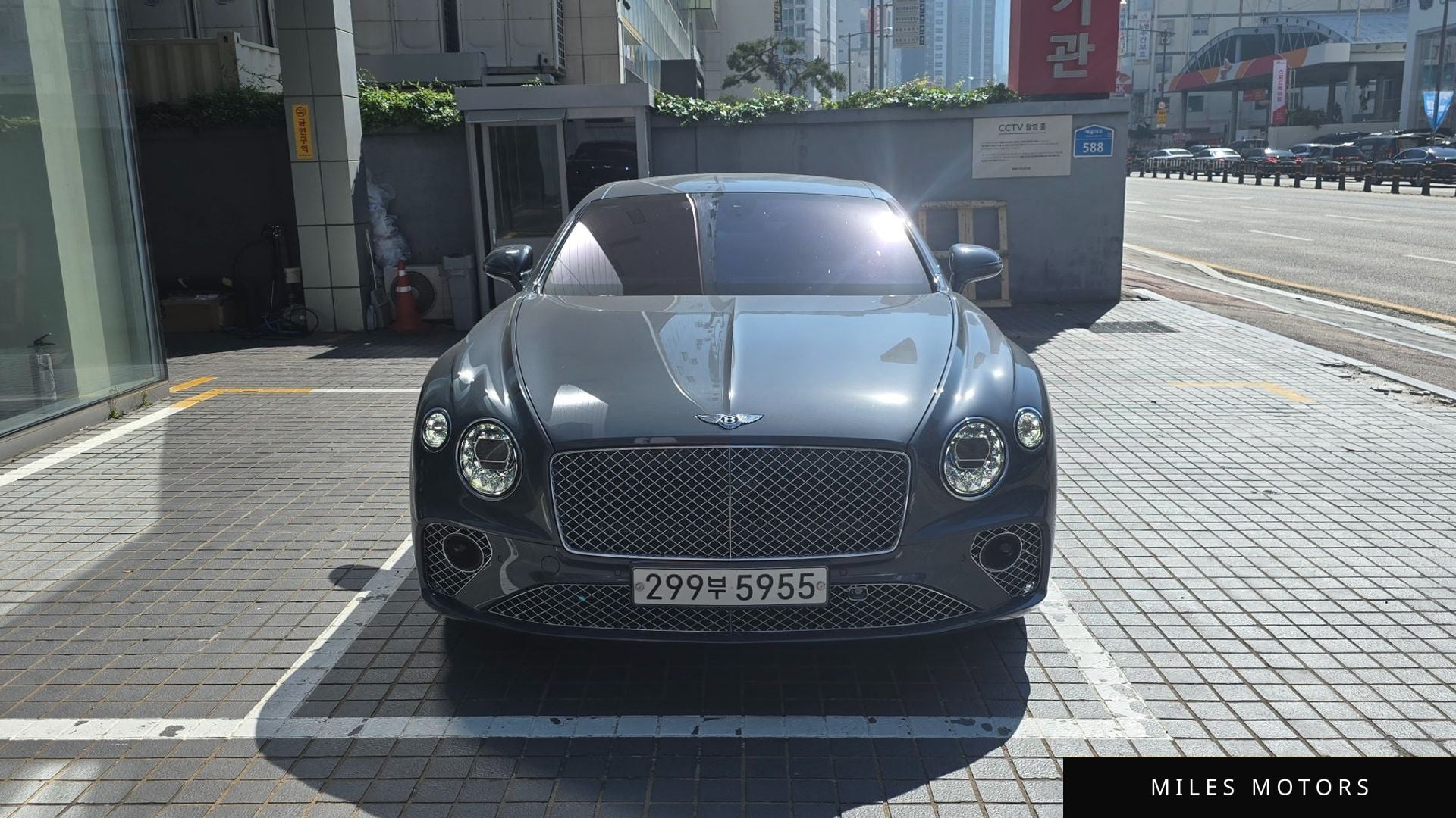 Bentley Continental GT 2023 — миниатюра 3