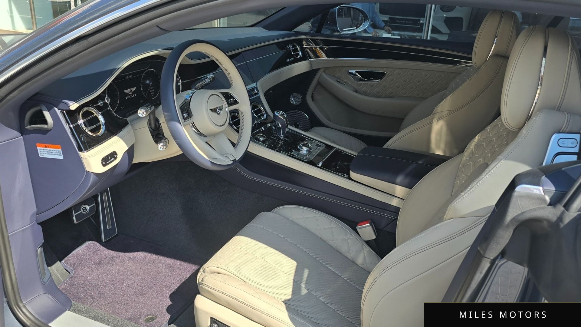 Bentley Continental GT 2023 — миниатюра 7