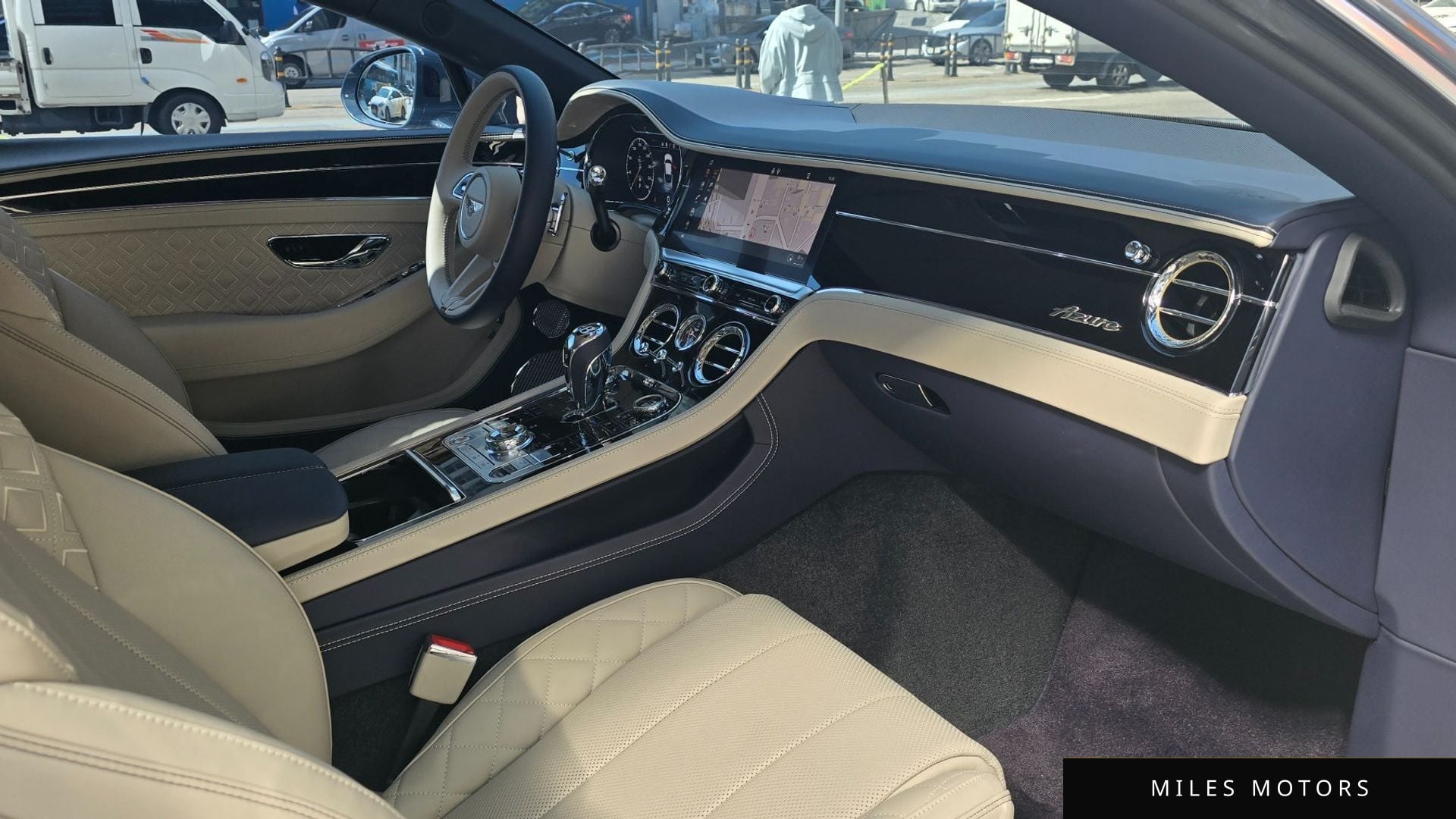 Bentley Continental GT 2023 — миниатюра 10