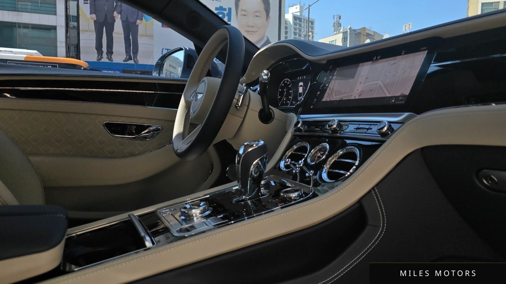 Bentley Continental GT 2023 — миниатюра 11