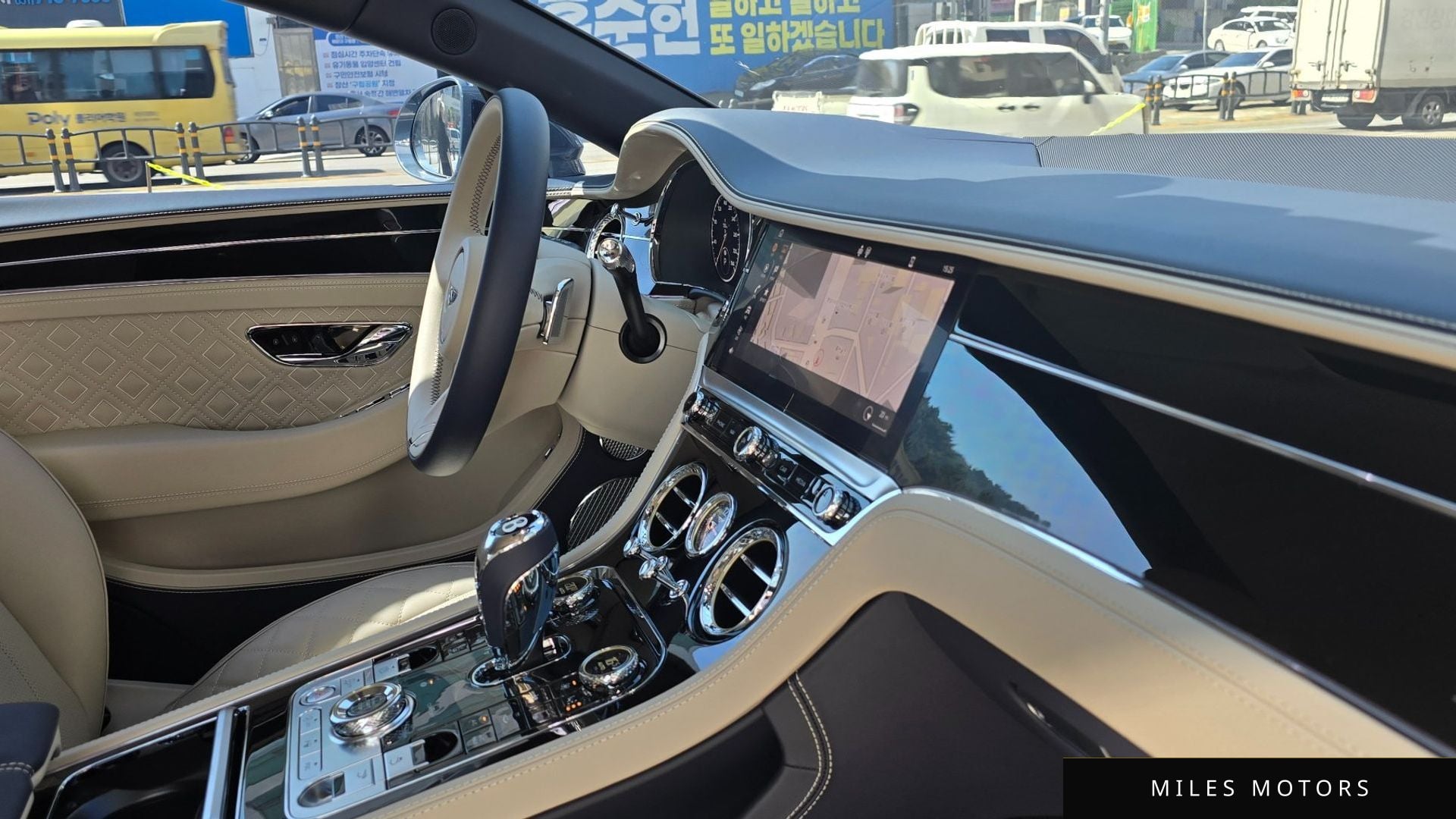 Bentley Continental GT 2023 — миниатюра 12