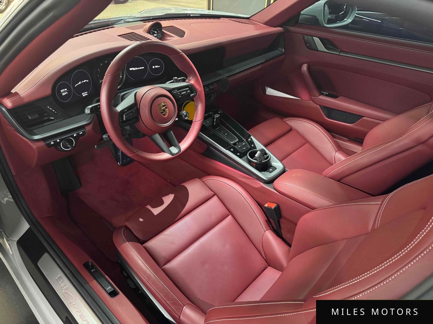Porsche 911 (992) 2024 — миниатюра 10
