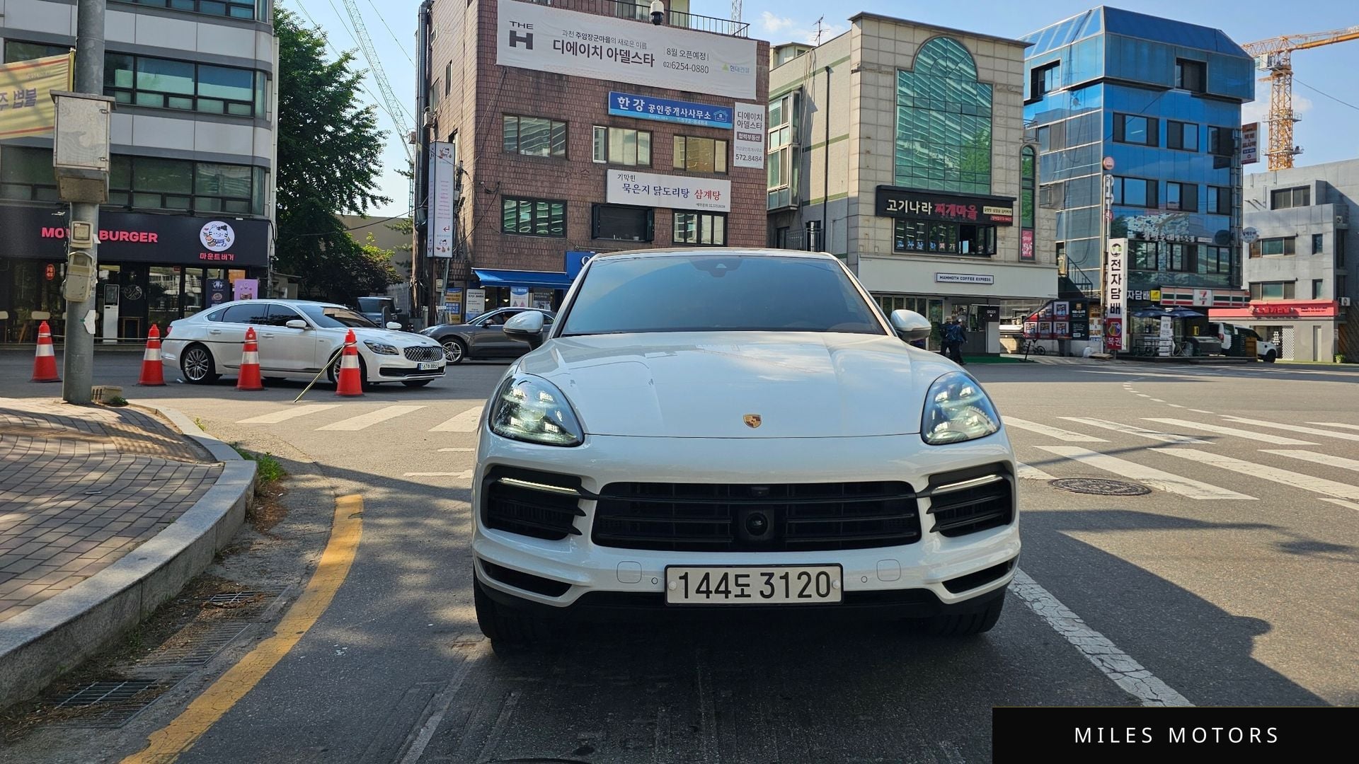 Porsche Cayenne 2021 — миниатюра 2