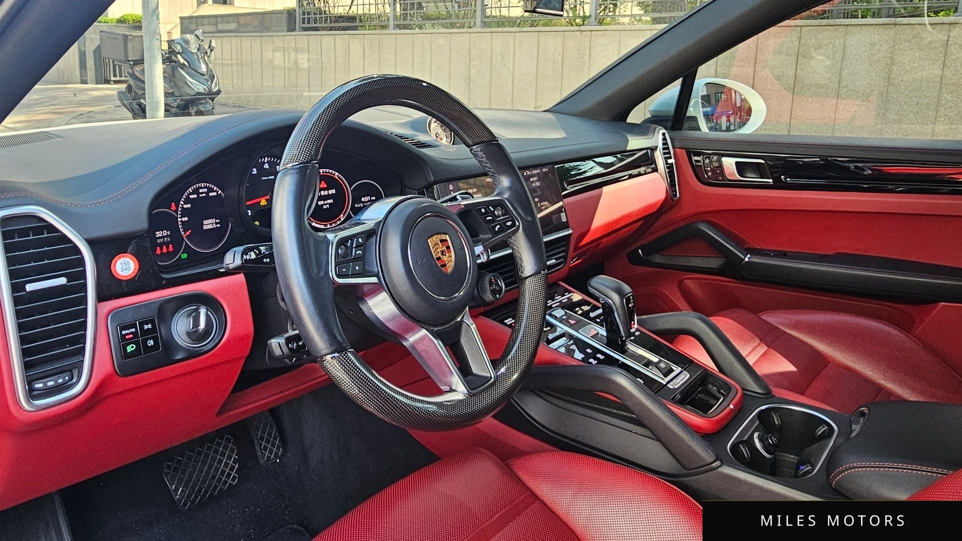 Porsche Cayenne 2021 — миниатюра 6