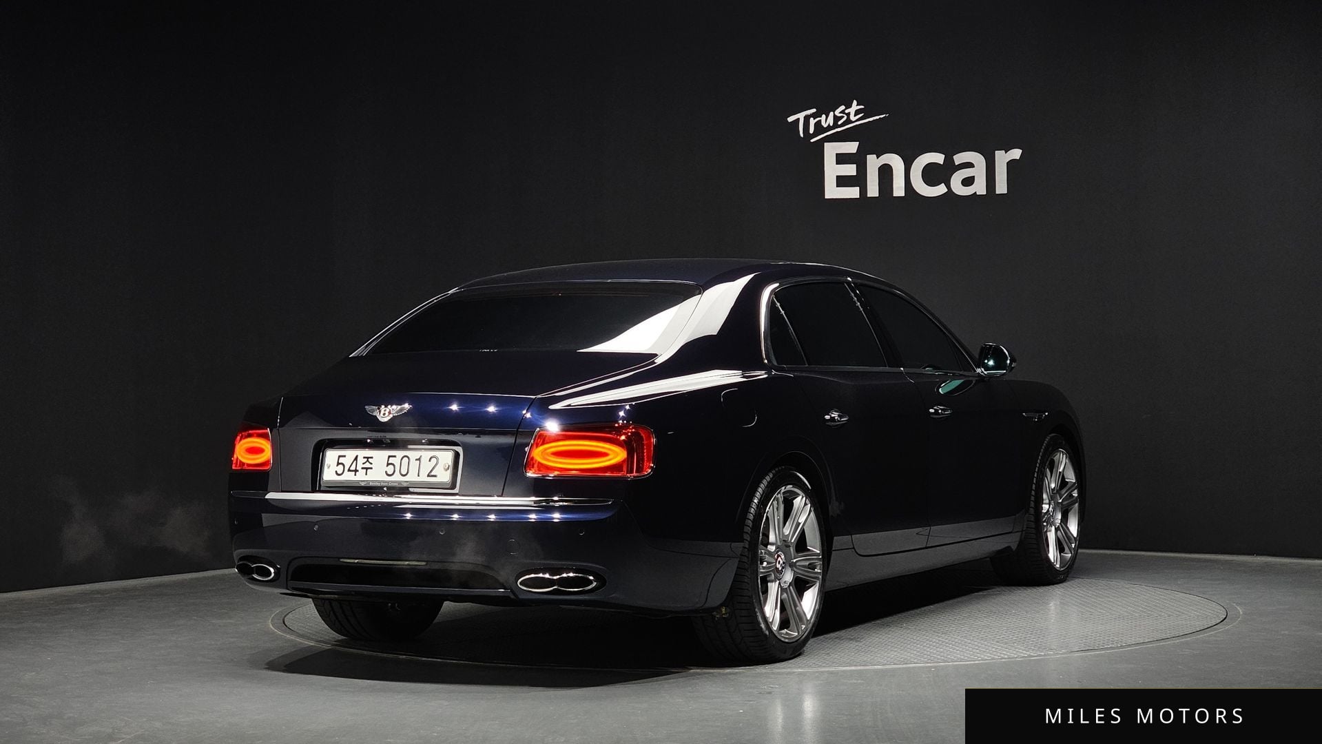 Bentley Flying Spur 2018 — миниатюра 2