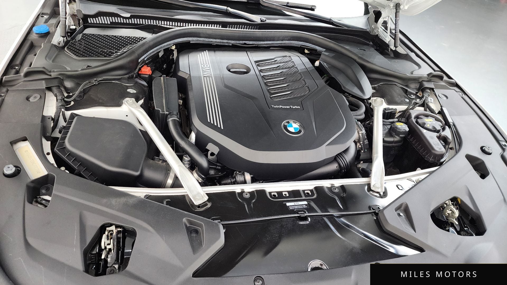 BMW 8 Series (G15) 2022 — миниатюра 6