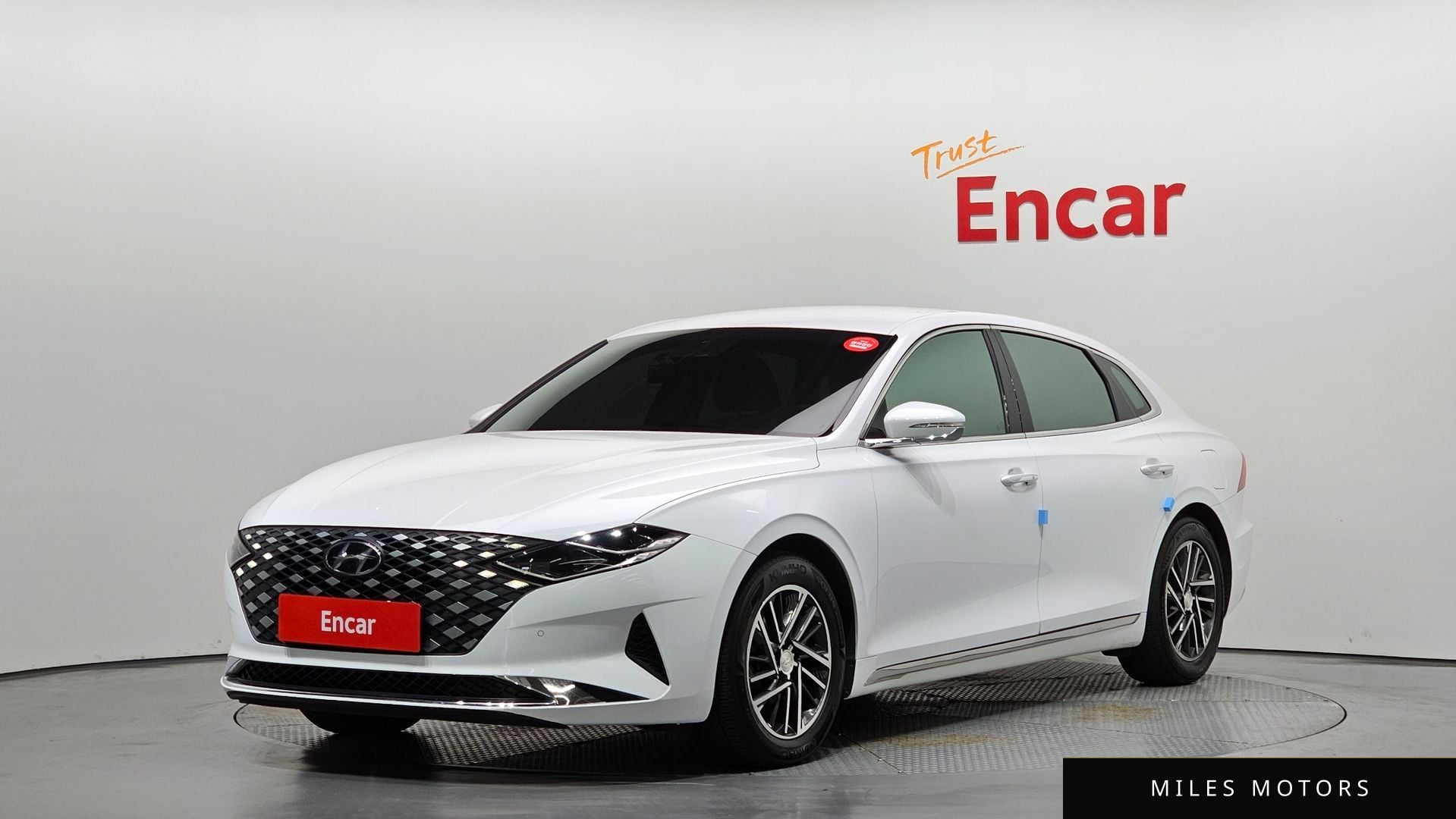 Hyundai Grandeur 2023 — фото 1 из 12